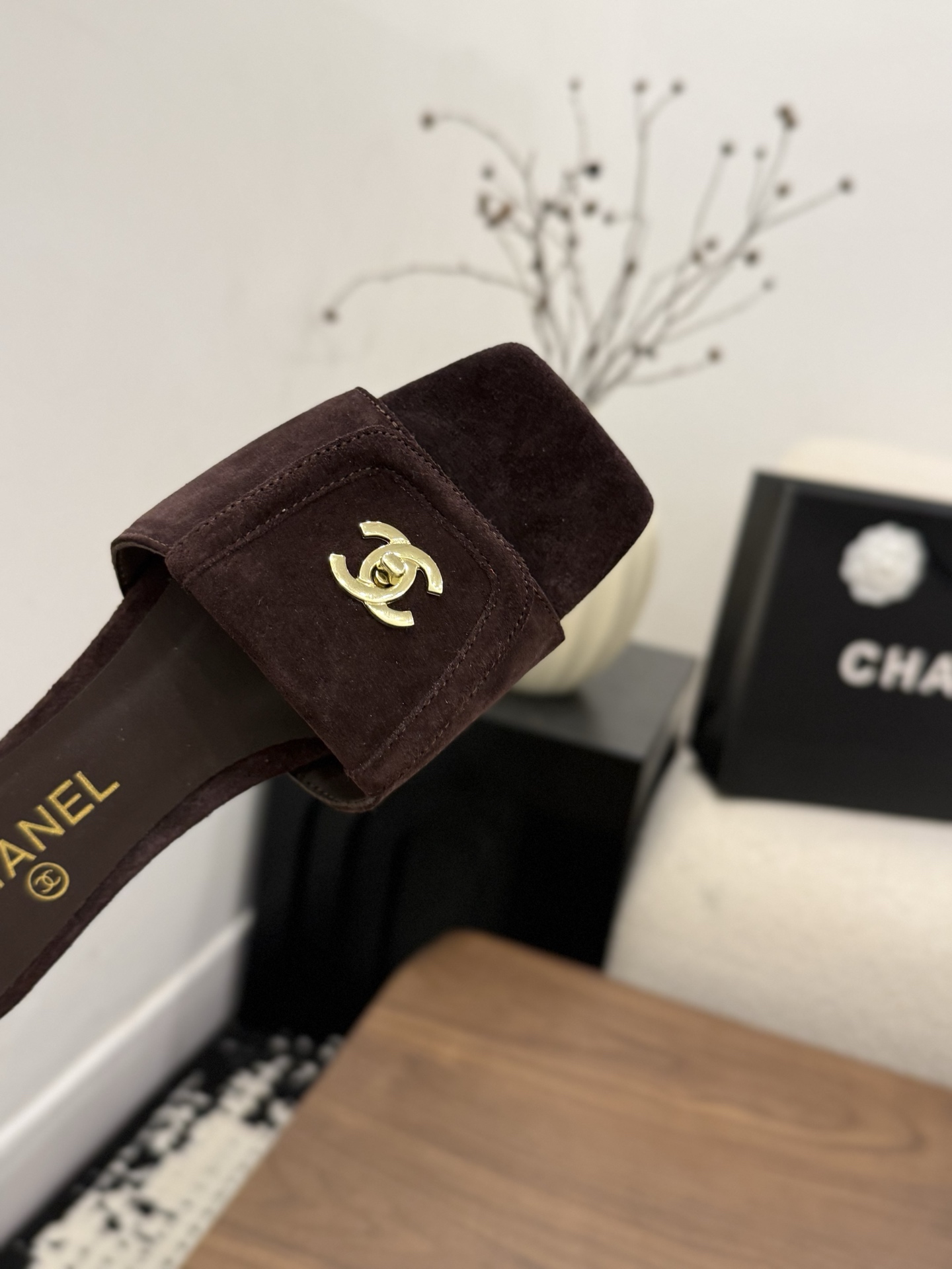 샤넬(CHANEL) 버클 스퀘어토 플랫 슬리퍼 신발