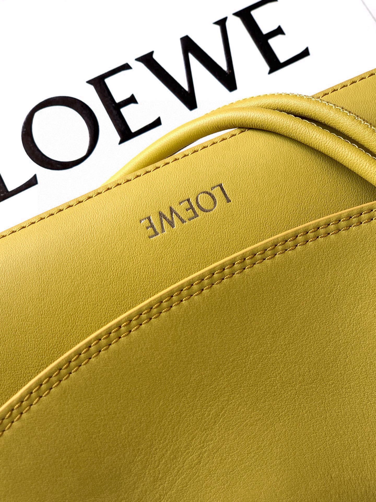 LOEWE 로에베 올라(Ola) 미디엄 핸드백 가방