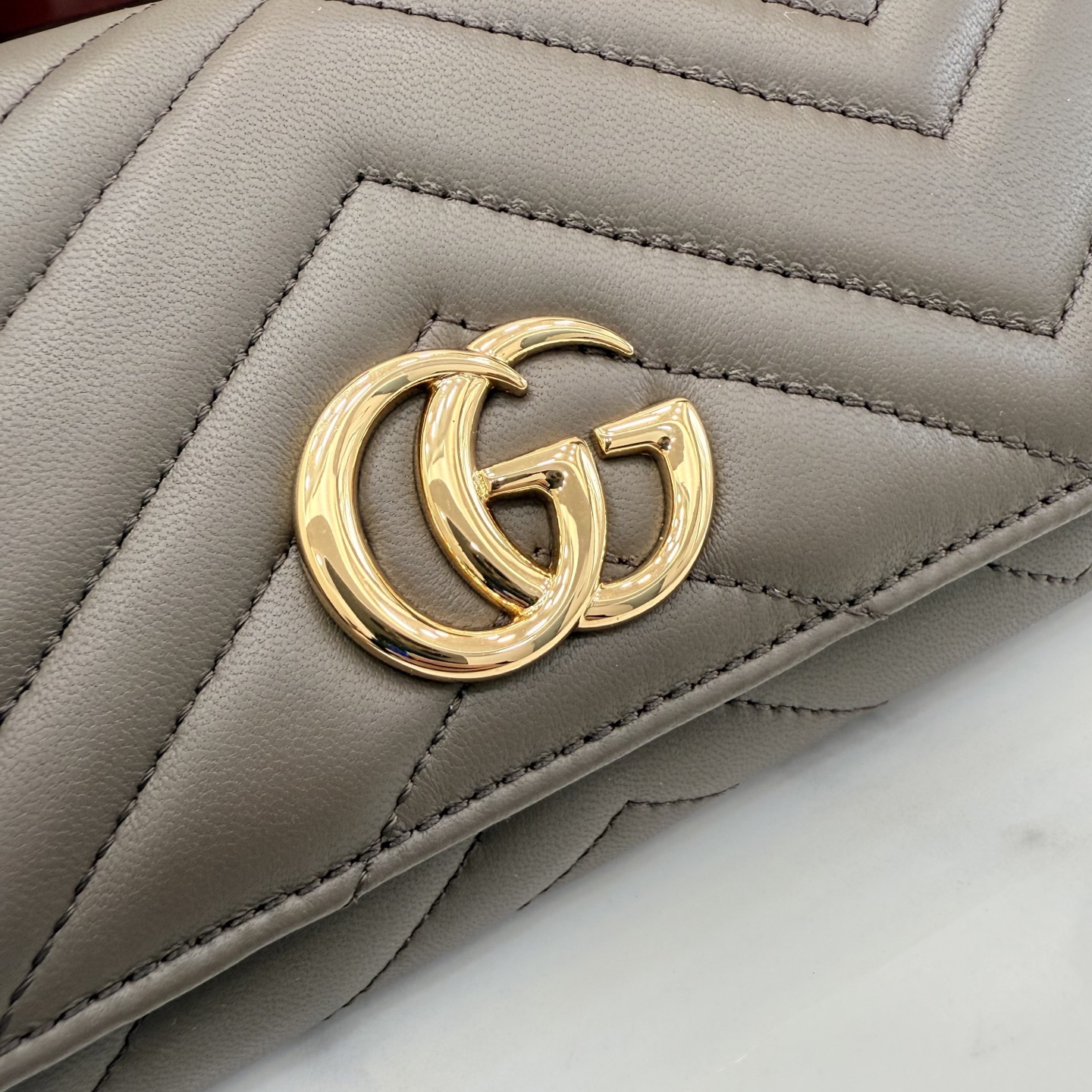GUCCI 구찌 GG 마몽(GG Marmont) 컬렉션 - 마틀라세 컨티넨탈 장지갑