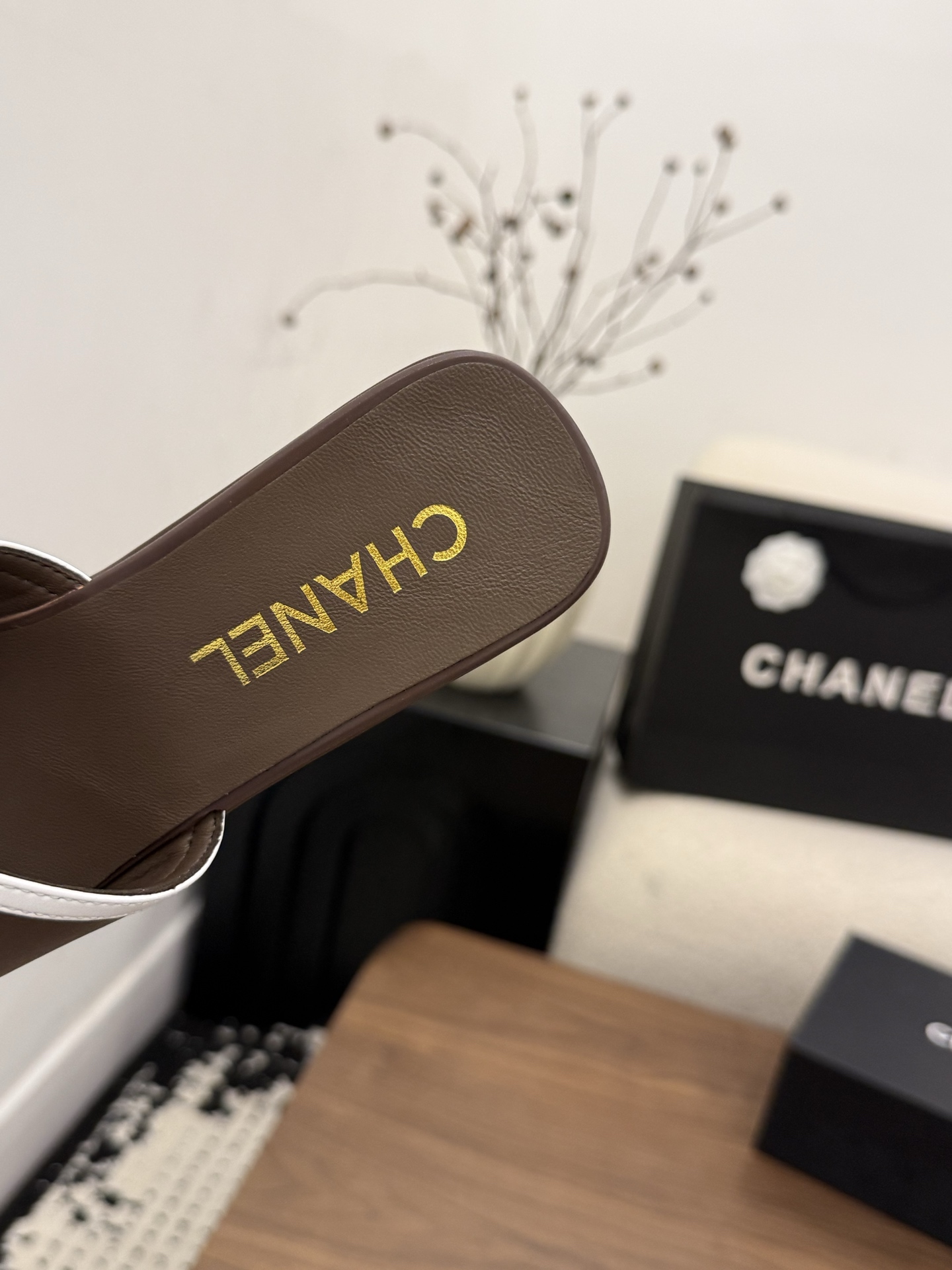 샤넬(CHANEL) 로고 플랫폼 웨지 슬리퍼 신발