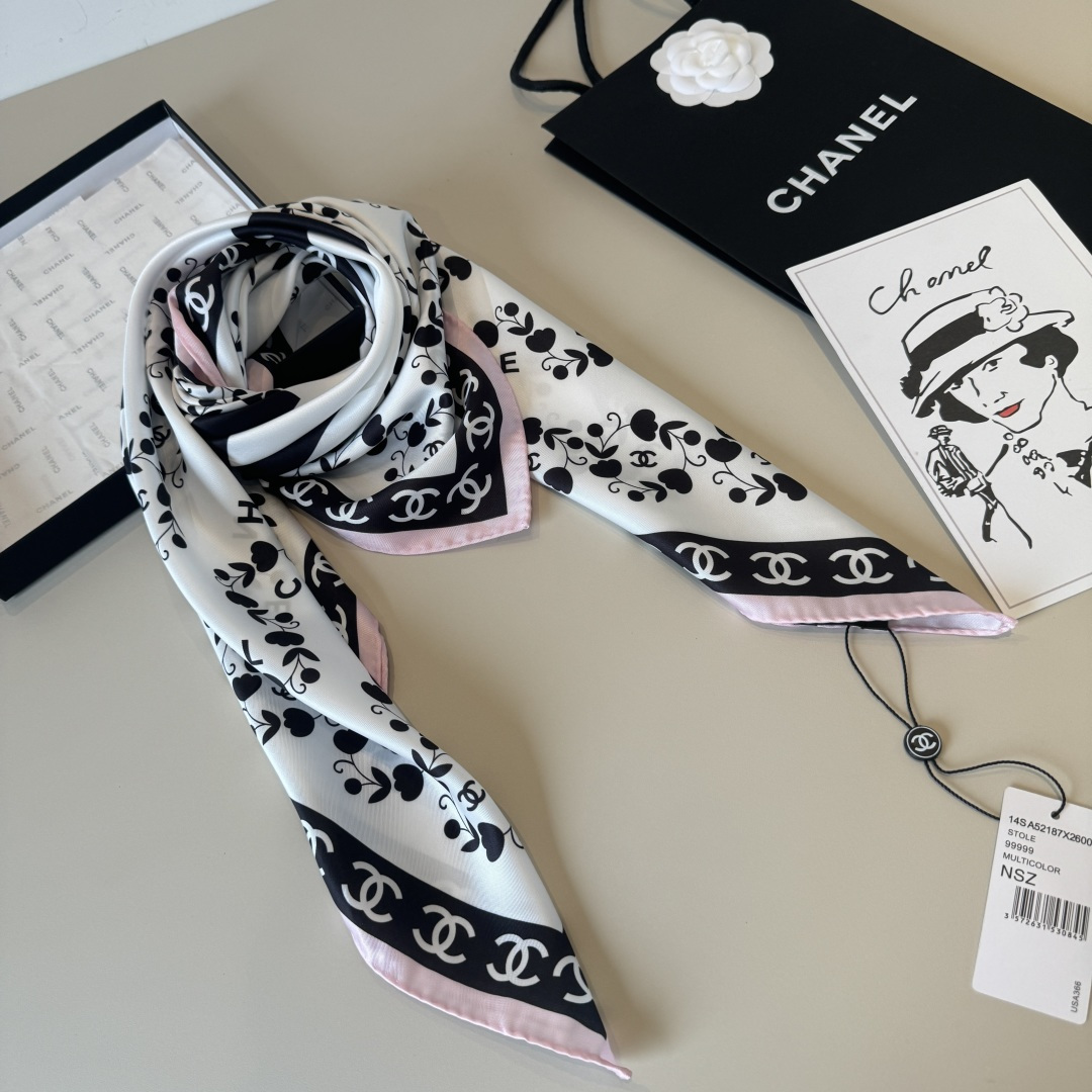 샤넬(CHANEL) 플라워 더블 C 실크 목도리 스카프