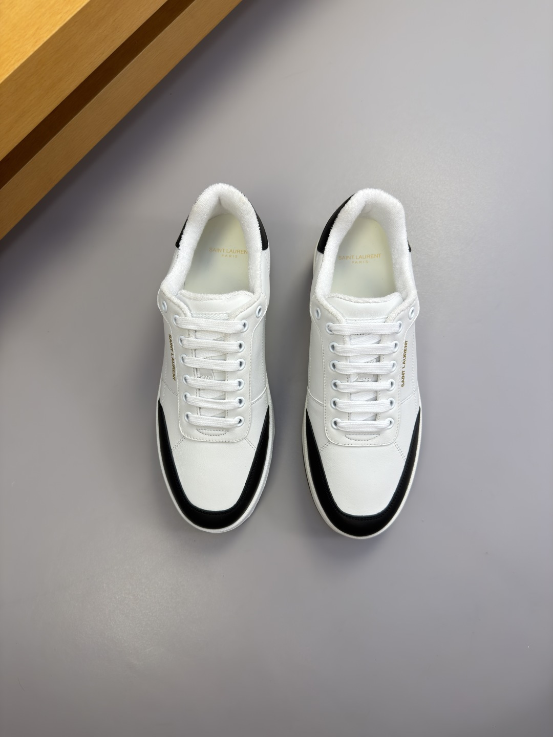 [Saint Laurent] YSL 생로랑 시그니처 로고 나파 레더 스니커즈 신발