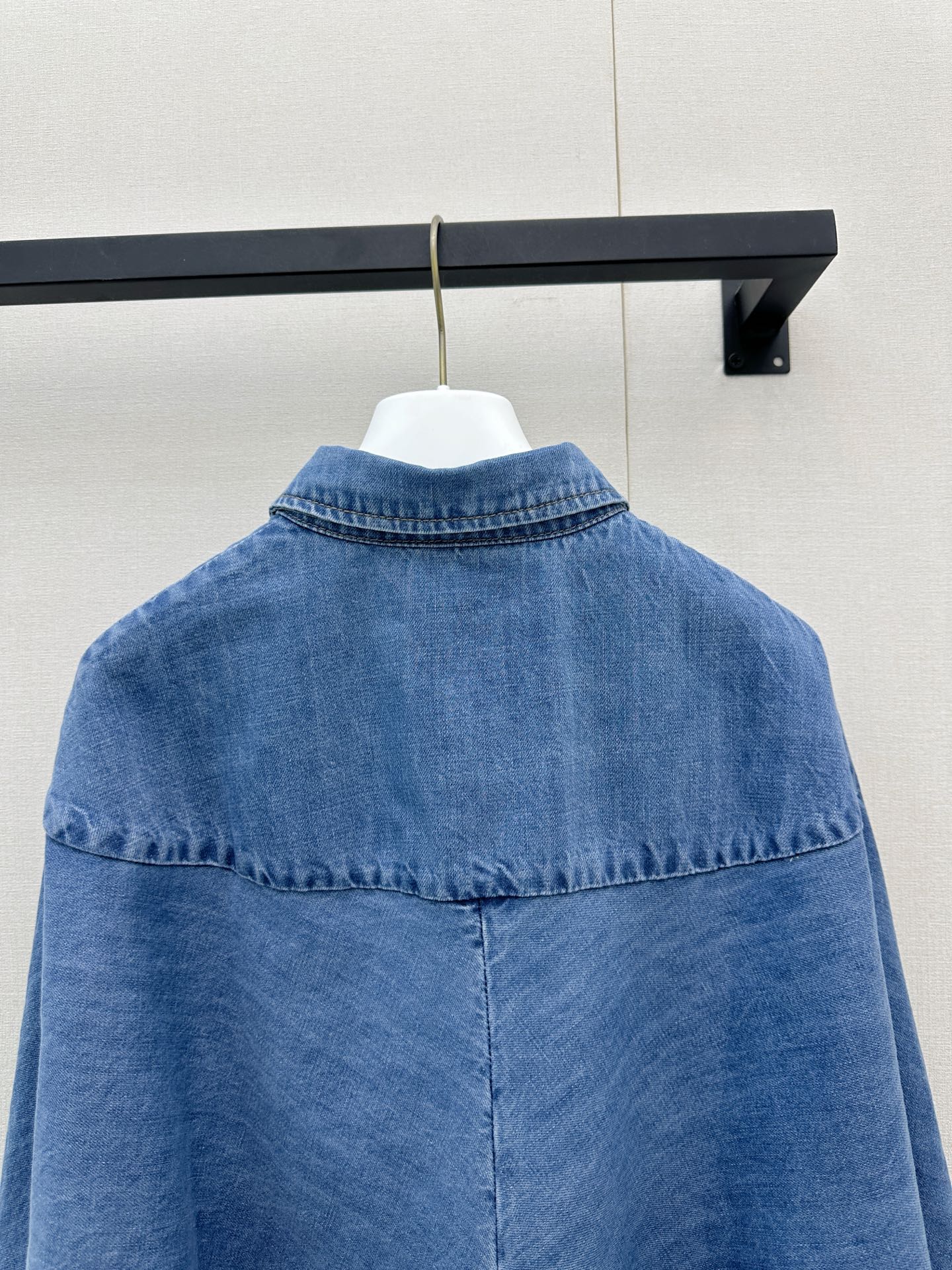 로에베(LOEWE) 자수 워싱 데님 셔츠 상의 의류