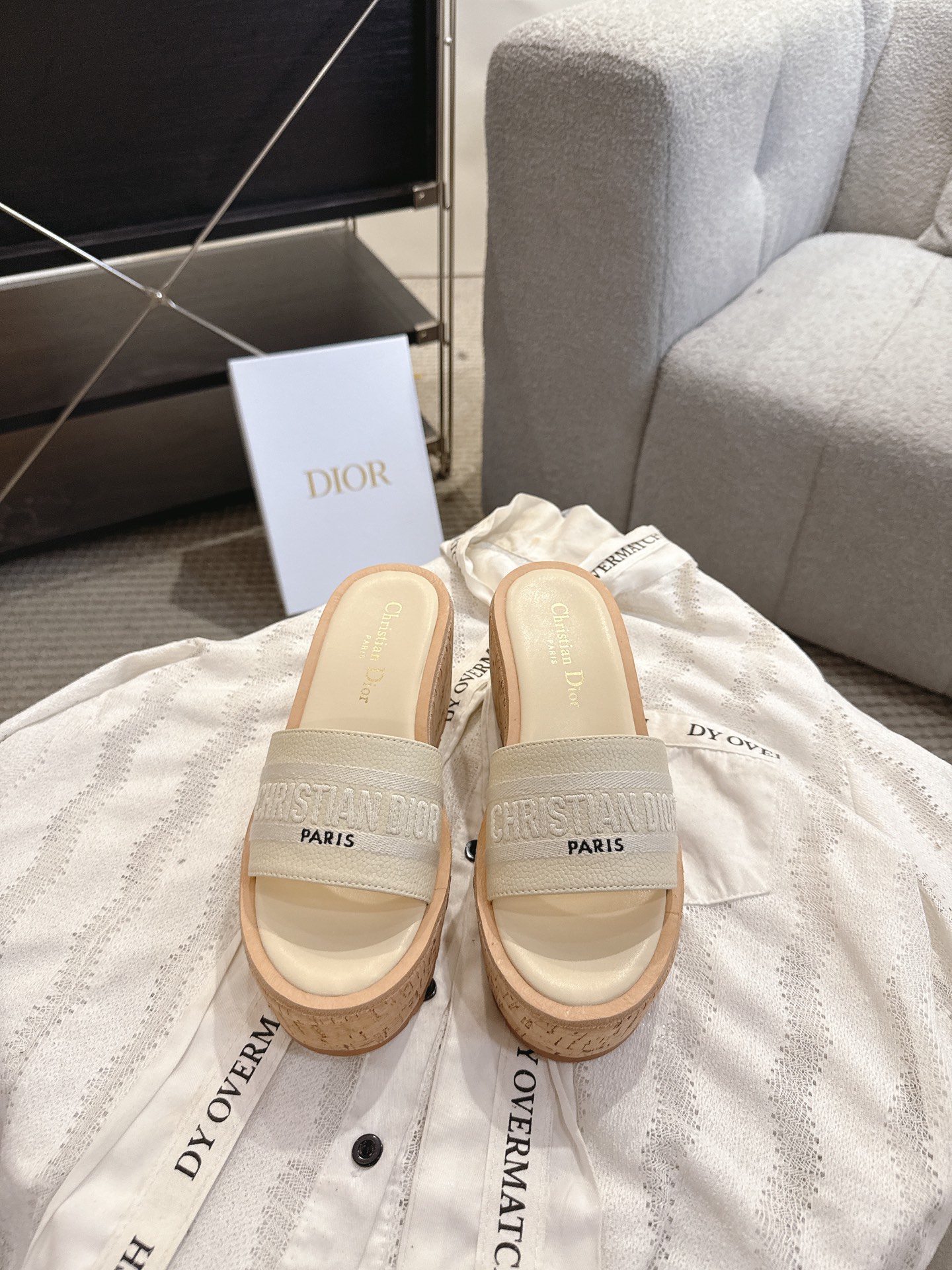 디올(DIOR) 로고 자수 플랫폼 웨지 슬리퍼 신발