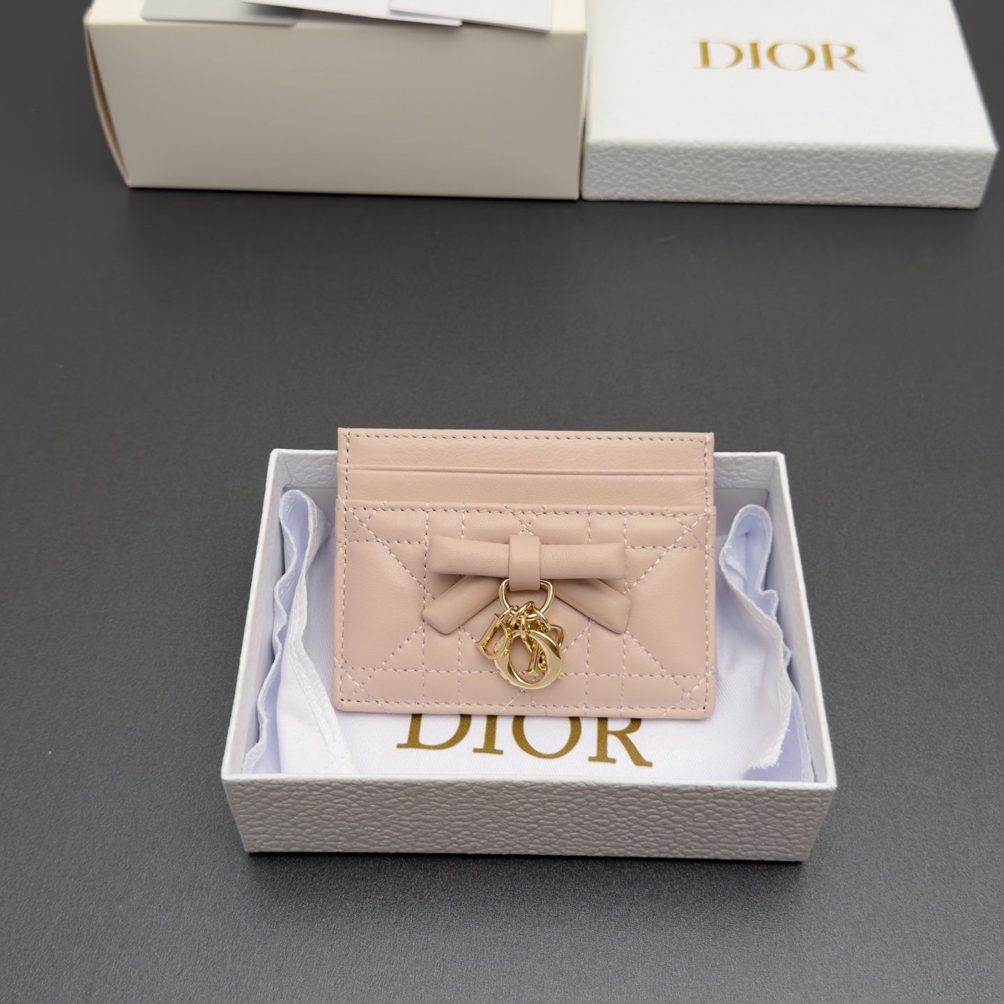 [Dior] 디올 Lady Freesia 레이디 프리지아 까나쥬 램스킨 카드 홀더 지갑