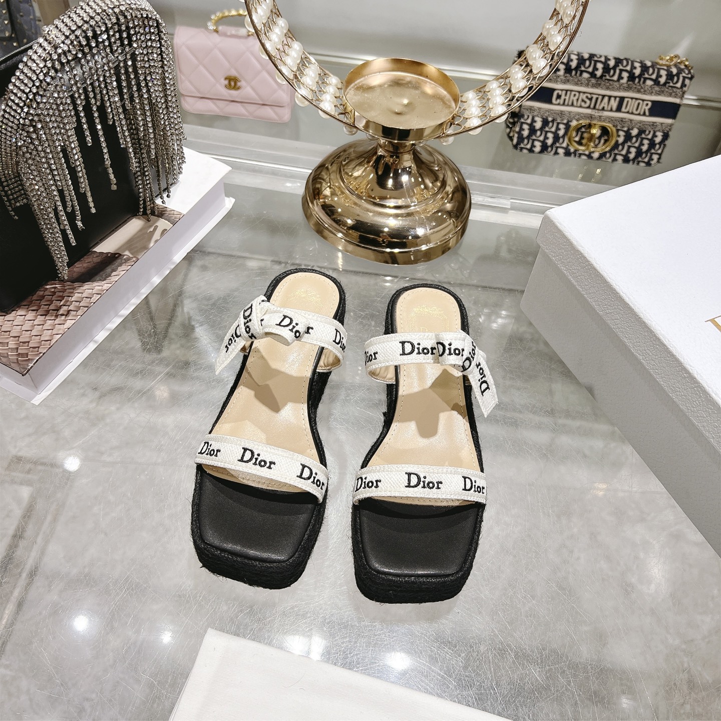 디올(DIOR) 로고 리본 더블 스트랩 플랫폼 슬리퍼 신발