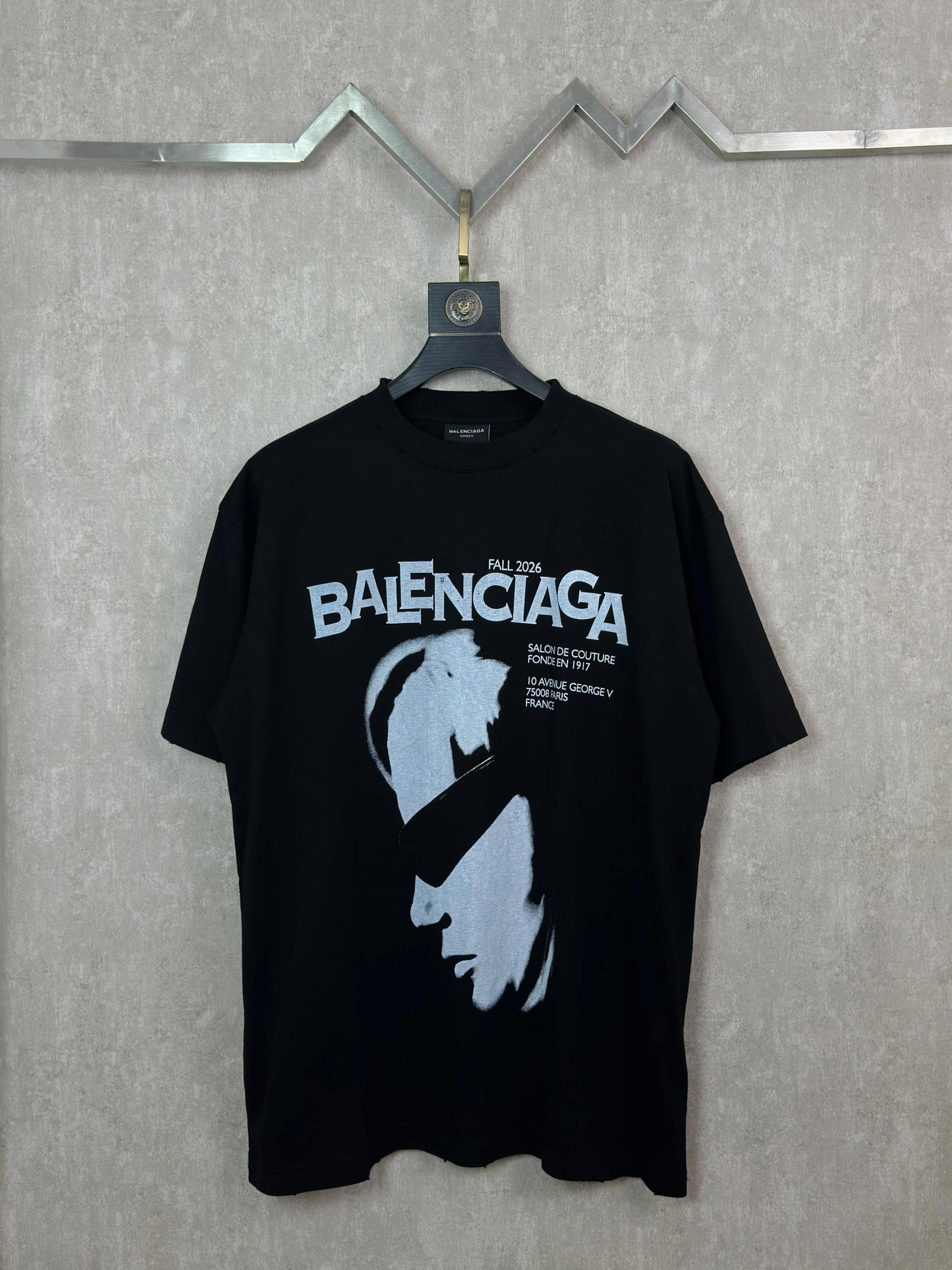 발렌시아가(BALENCIAGA) 다크 시리즈 인물 프린트 반팔 티셔츠 의류