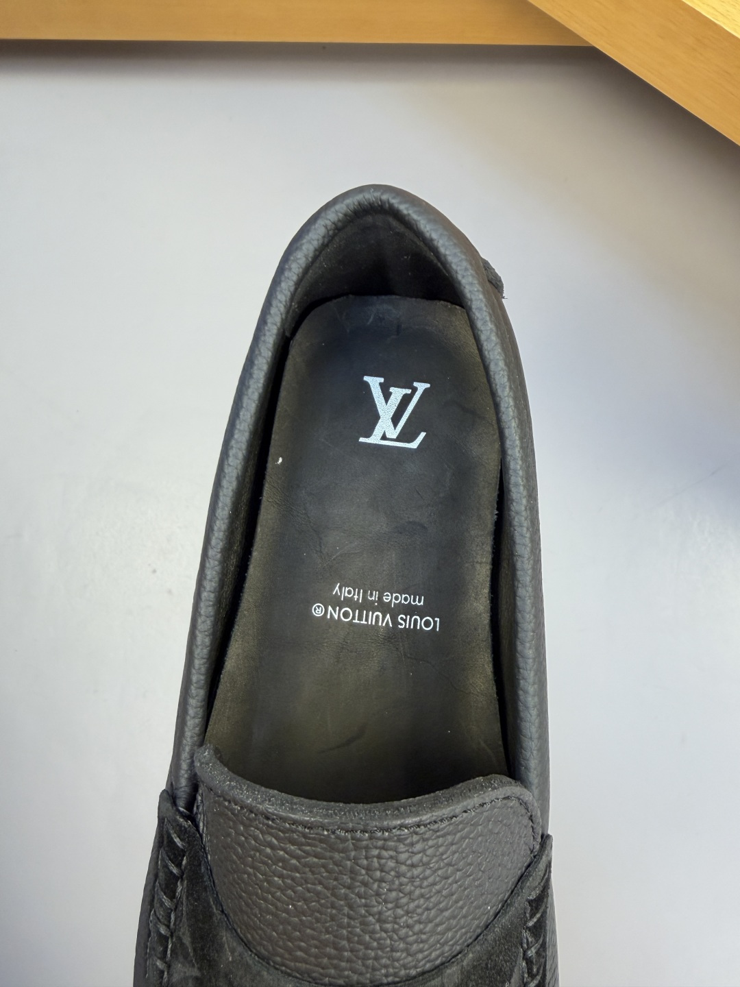LV 루이비통 엠보 소가죽 로퍼 (보트슈즈) 신발