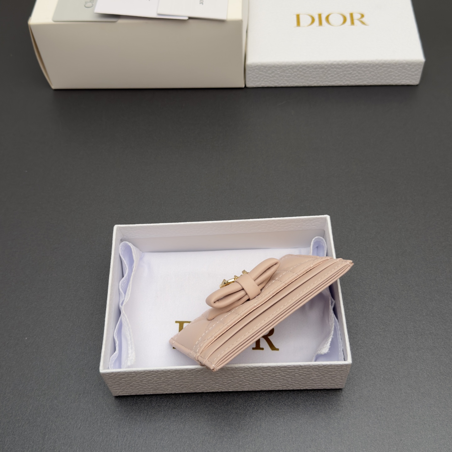 [Dior] 디올 Lady Freesia 레이디 프리지아 까나쥬 램스킨 카드 홀더 지갑