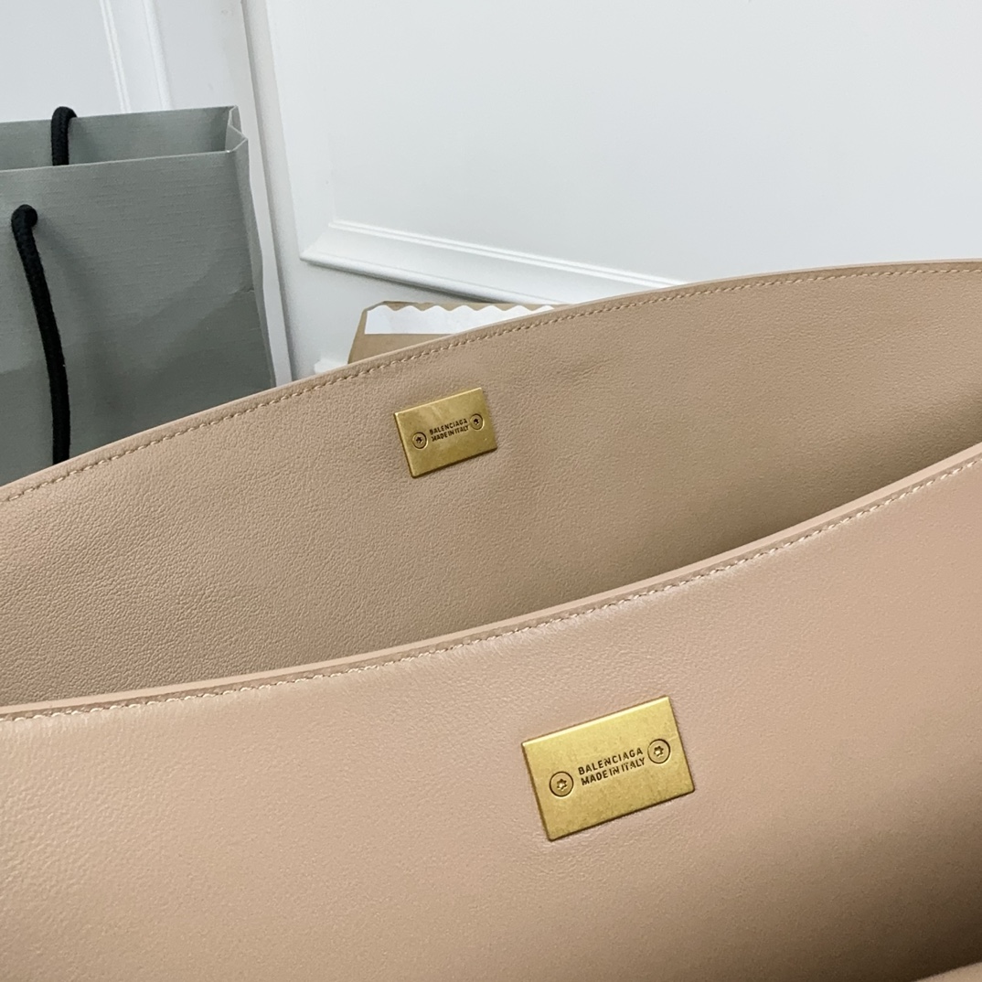 BALENCIAGA 발렌시아가 Rodeo 로데오 라지 핸드백 (밀크티 컬러 / 골드 하드웨어) 가방
