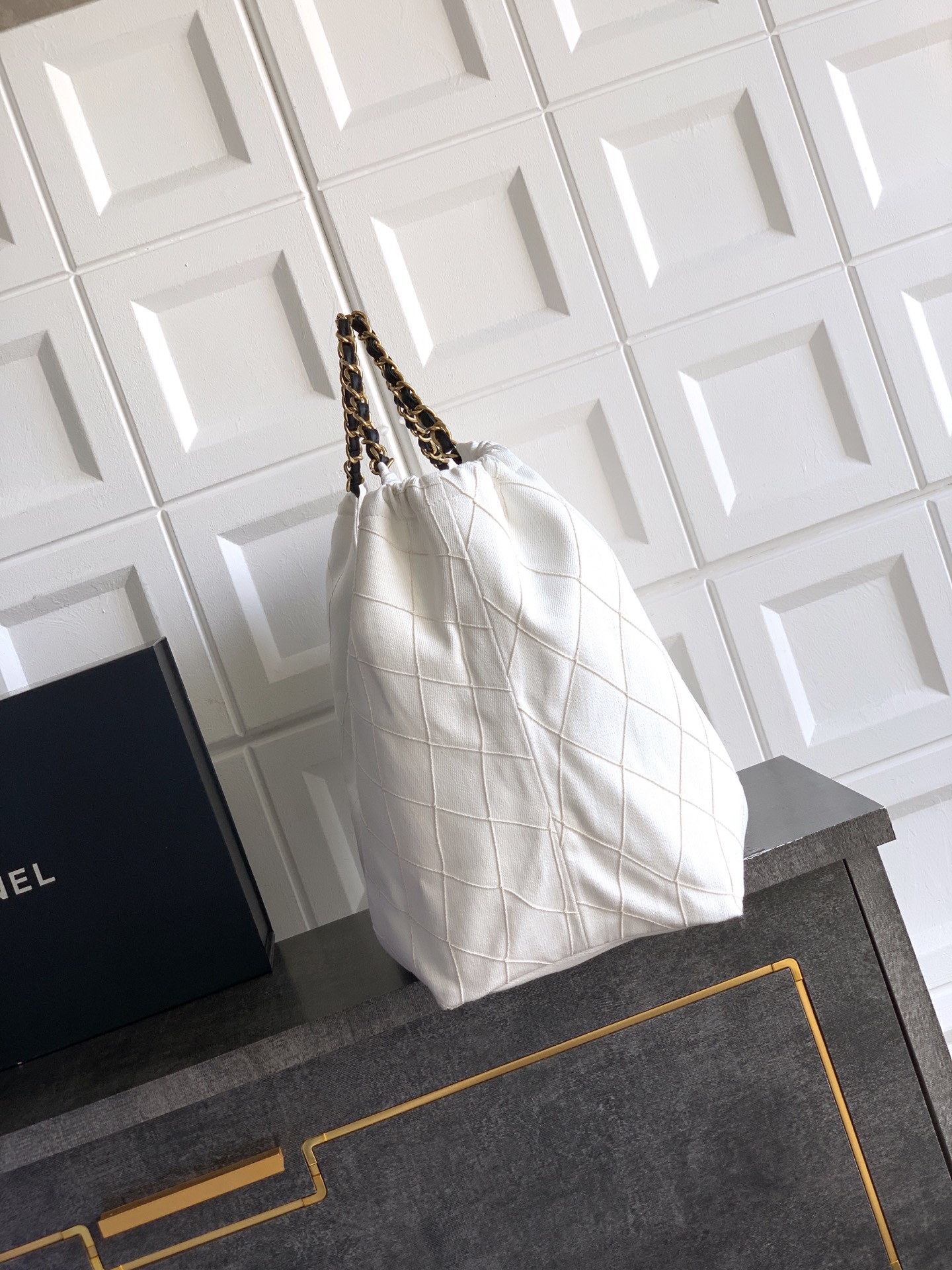 [Chanel] 샤넬 26SS 화이트 CC 로고 캔버스 토트백 가방