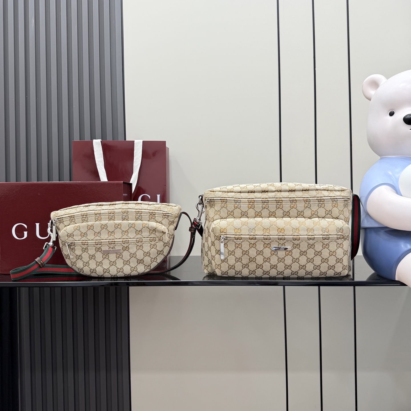 GUCCI 구찌 Generation 제너레이션 GG 캔버스 크로스백 가방