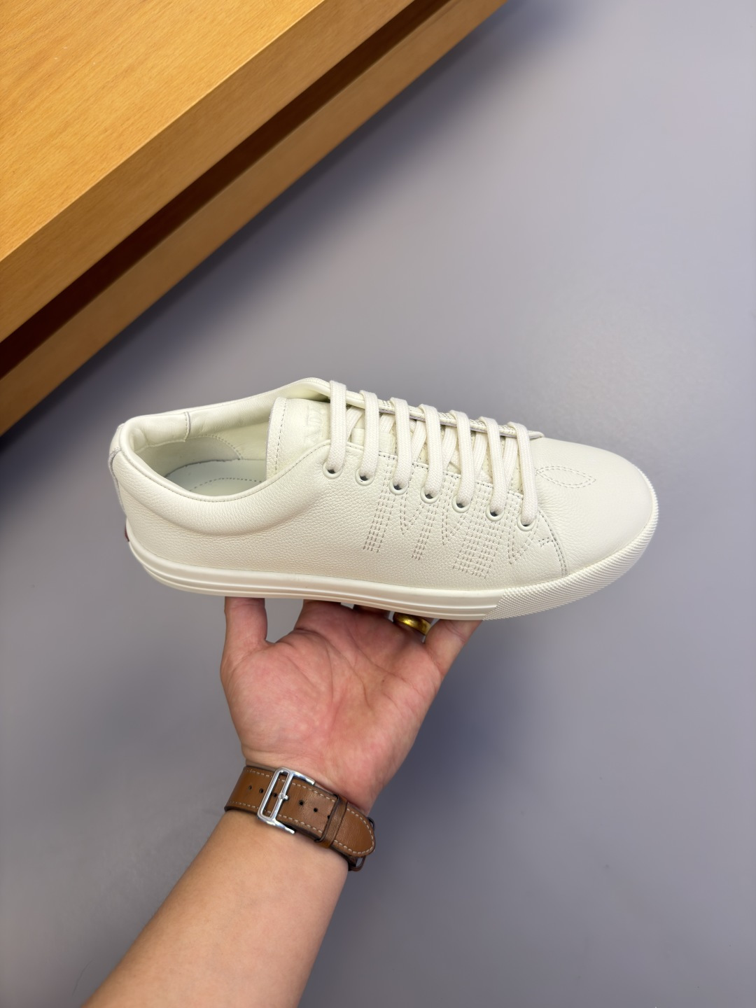 [Prada] 프라다 자수 엠블럼 리치 가죽 스니커즈 신발