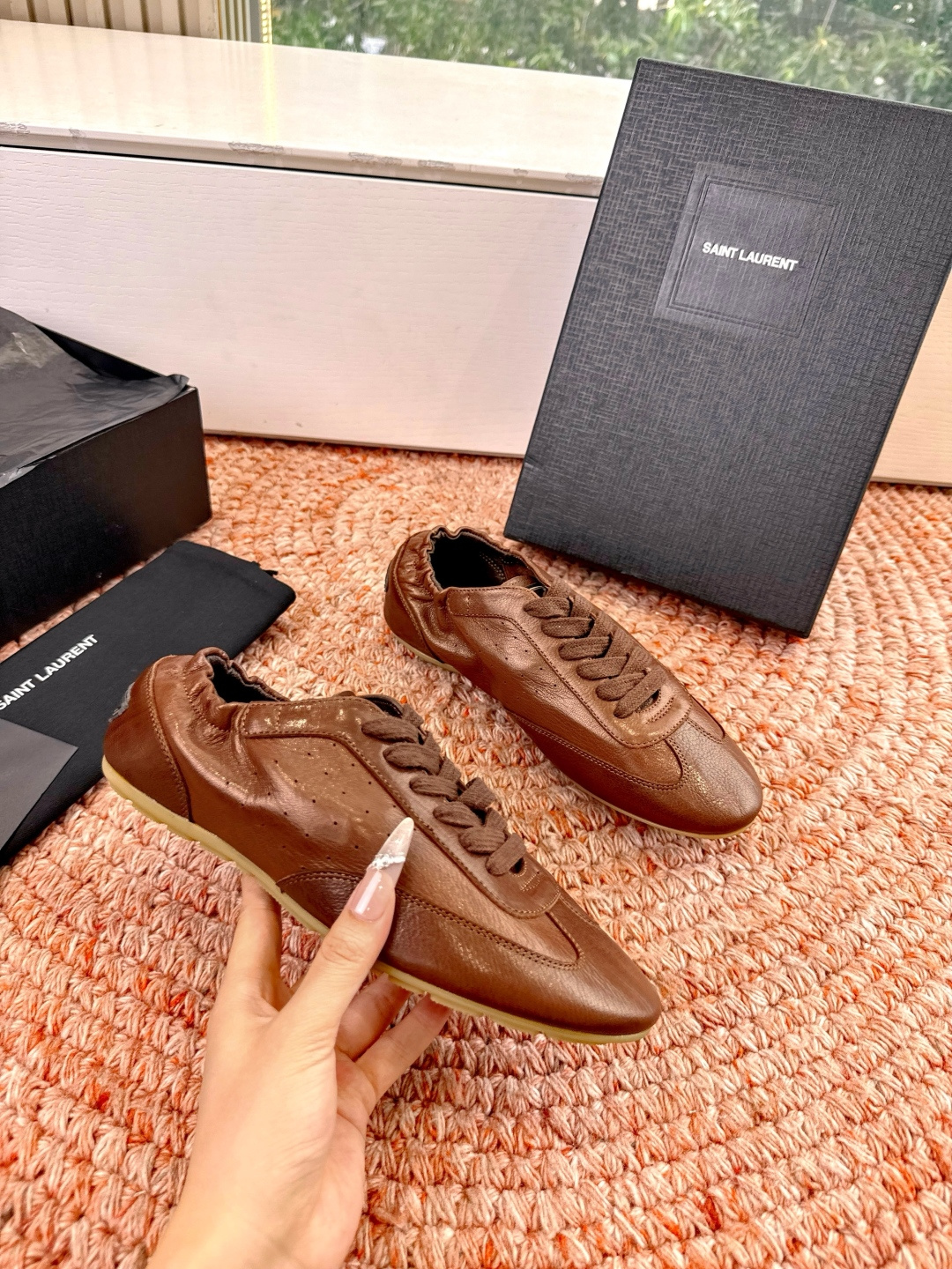 생로랑(YSL) 투웨이 플랫 스니커즈 신발