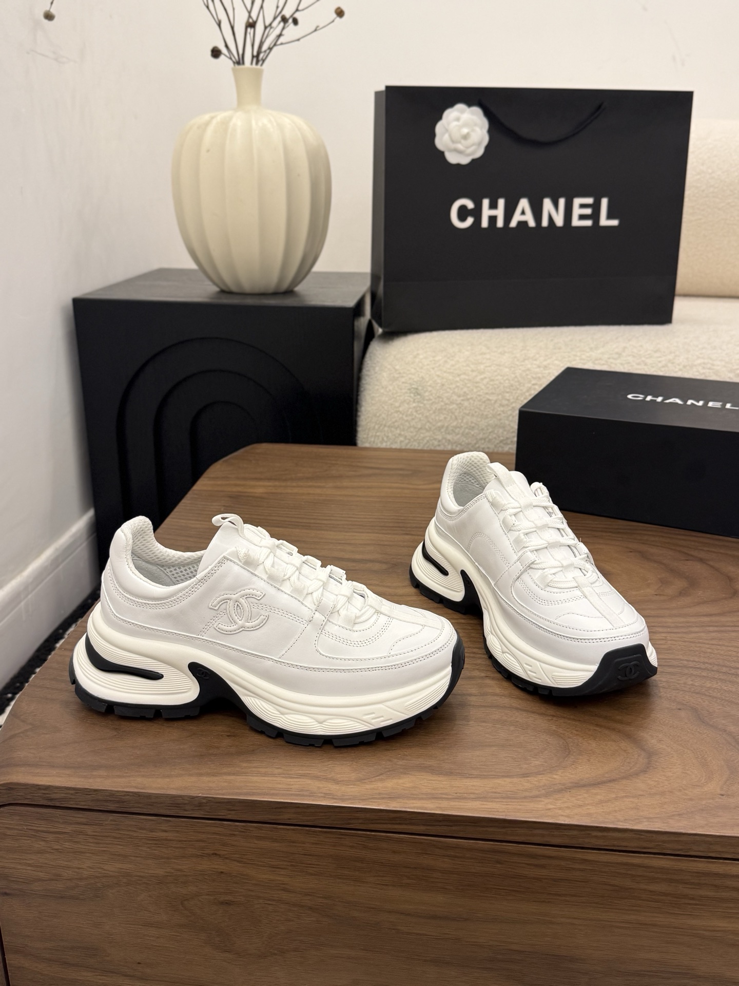 샤넬(CHANEL) 배색 캐주얼 스니커즈 신발