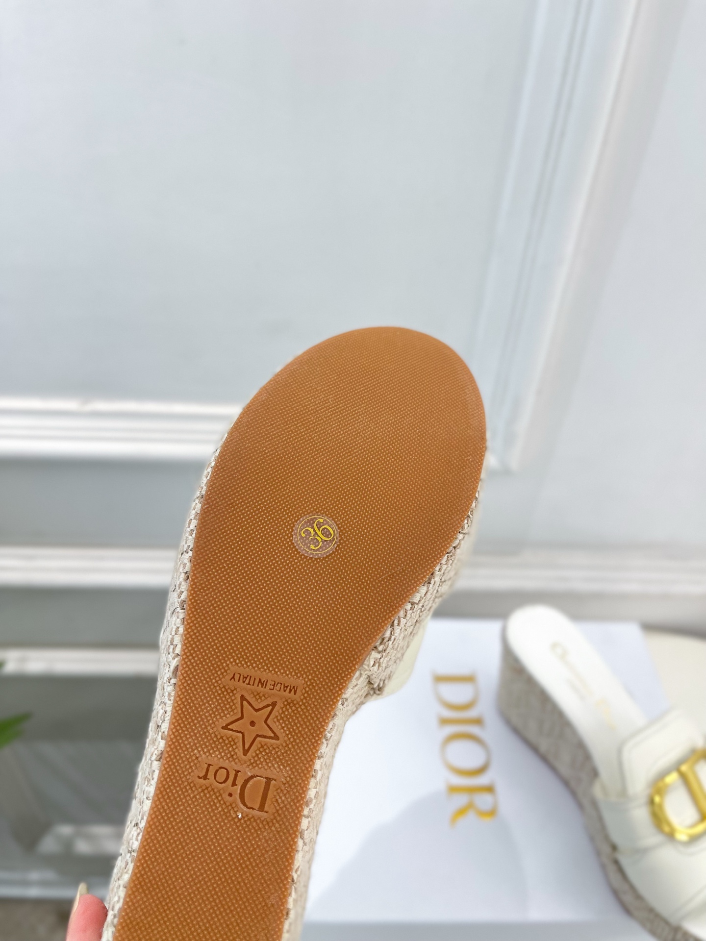 디올(DIOR) CD 버클 웨지 플랫폼 슬리퍼 신발