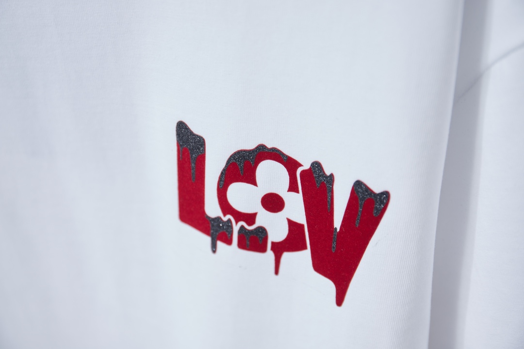 루이비통(LV) 벨벳 로고 반팔 티셔츠 상의 의류