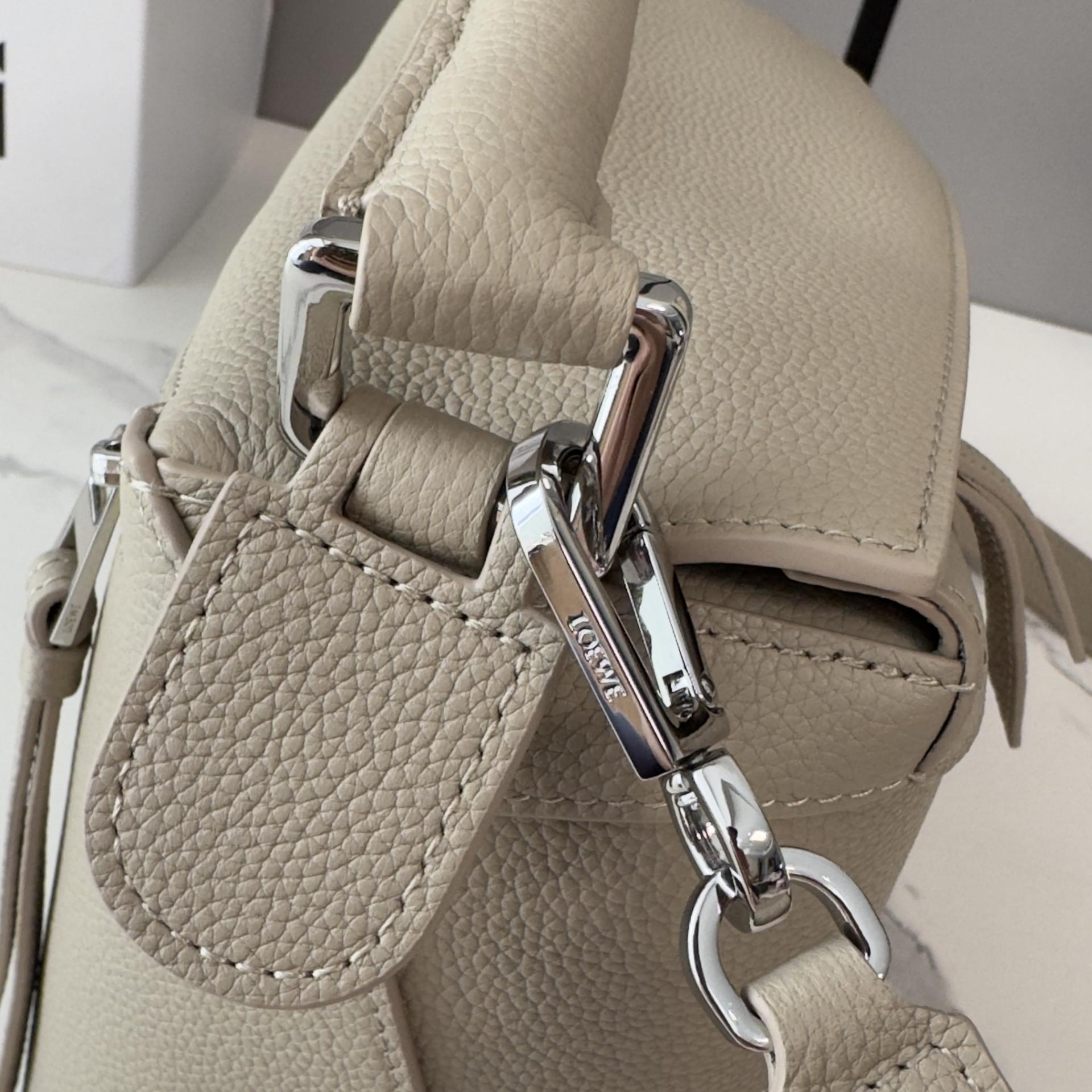 Loewe Puzzle Edge 로에베 퍼즐 스몰 백 가방