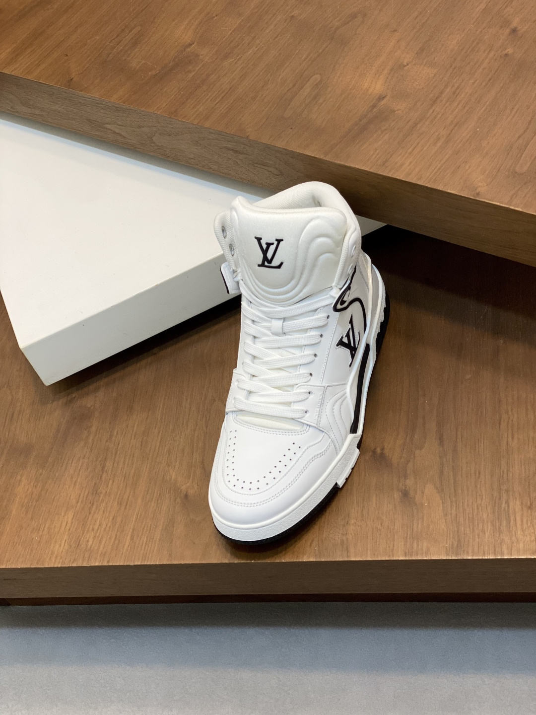 [Louis Vuitton] LV 루이비통 핸드메이드 패치워크 레더 하이탑 스니커즈 신발