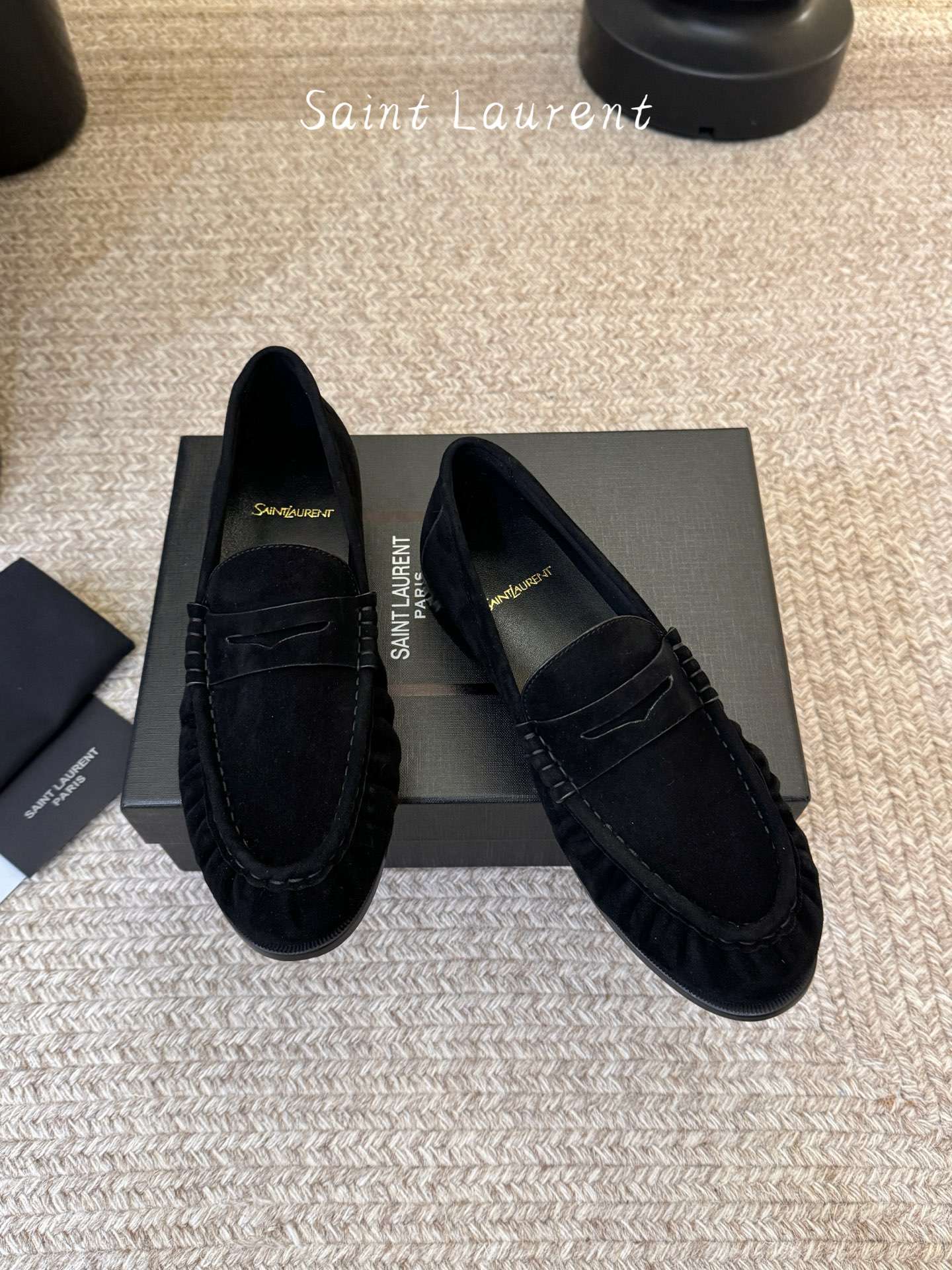 생로랑(SAINT LAURENT) 카프 레더 페니 로퍼 신발