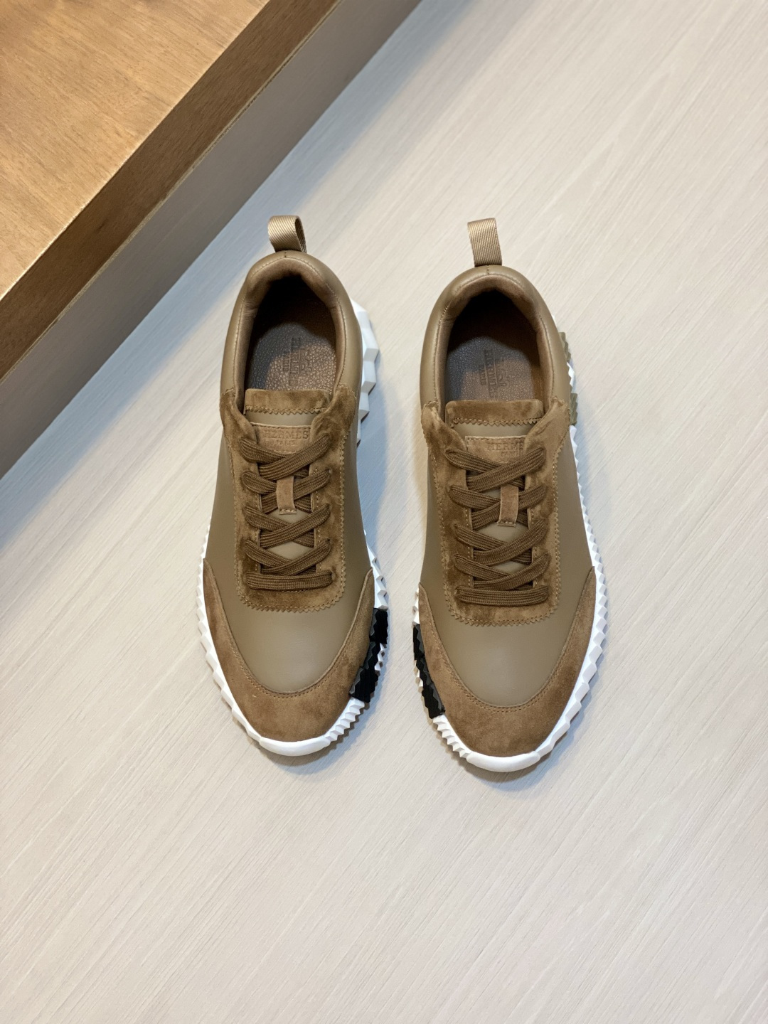 [Hermes] 에르메스 바운싱(Bouncing) 프리미엄 카프스킨 & 고트스킨 스니커즈 신발