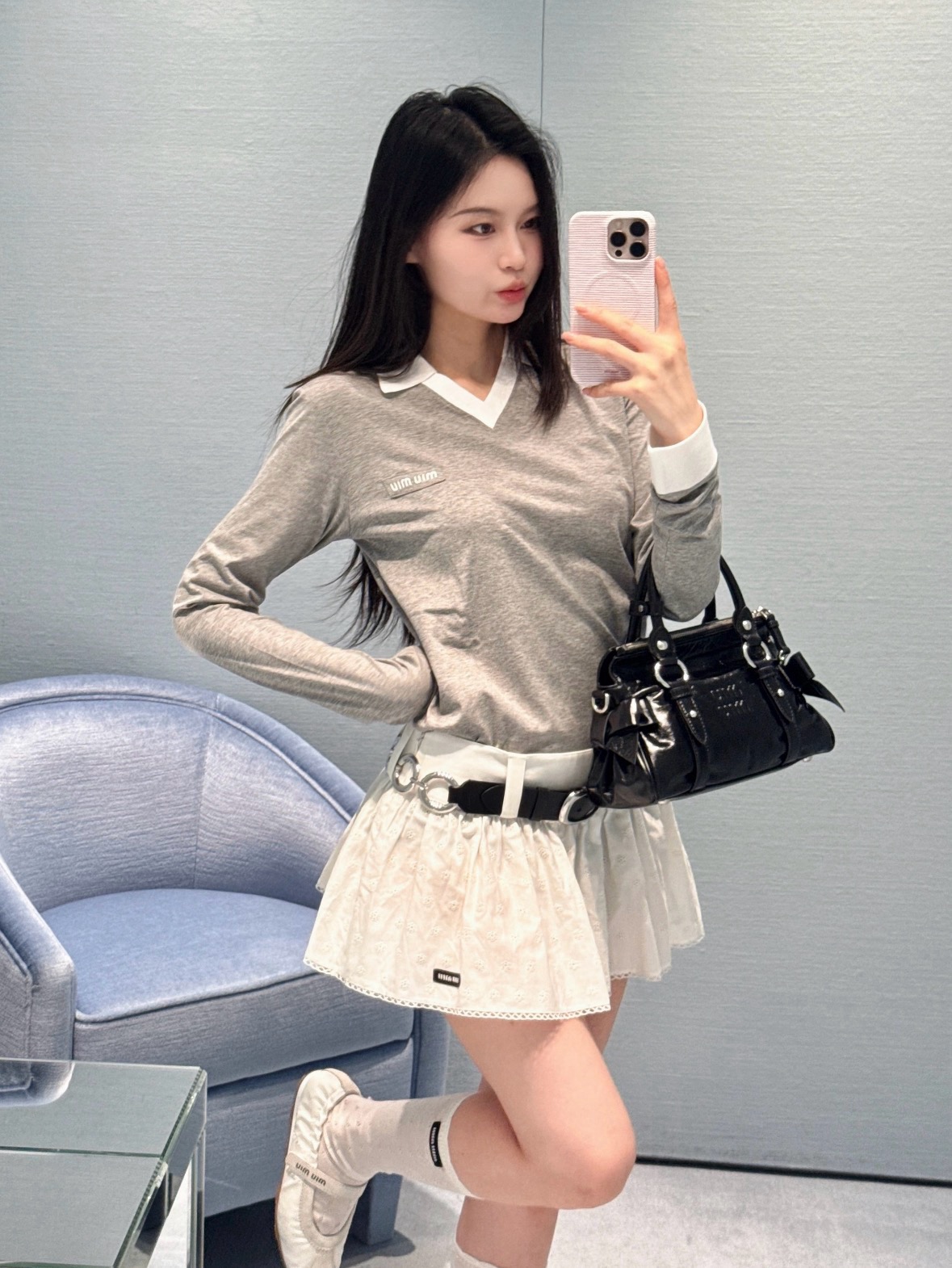 미우미우(MIU MIU) 배색 폴로 칼라 크롭 긴팔 티셔츠 상의 의류