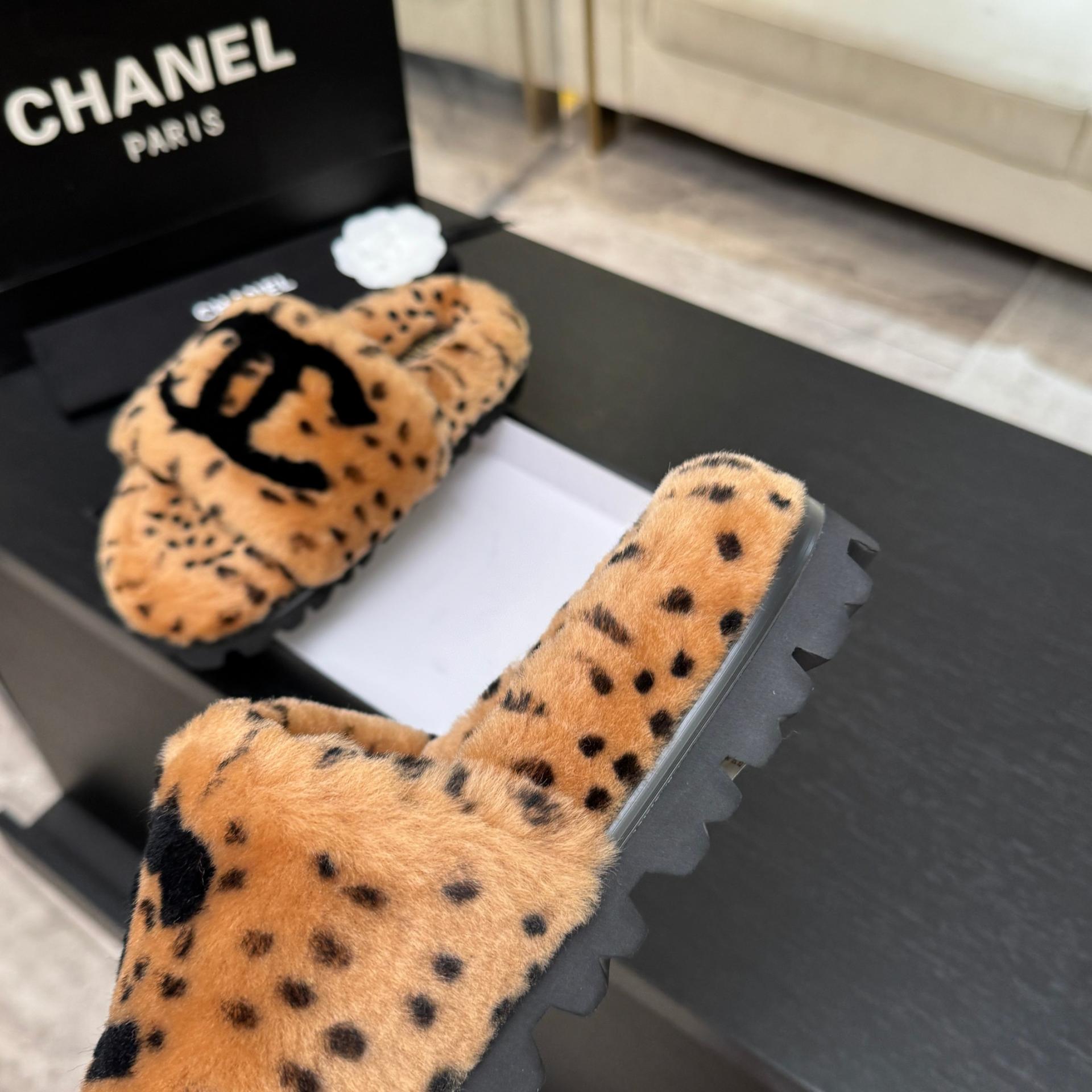 샤넬(CHANEL) 시어링 퍼 슬리퍼 신발