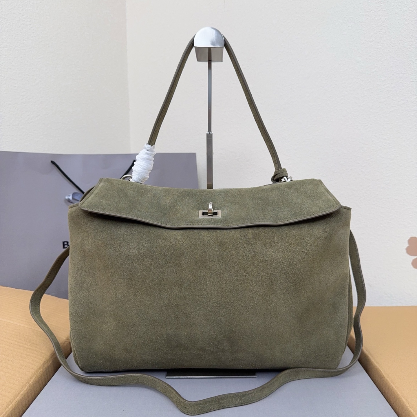 BALENCIAGA 발렌시아가 Rodeo 로데오 라지 핸드백 (스웨이드 누벅 / 램스킨 라이닝) 가방