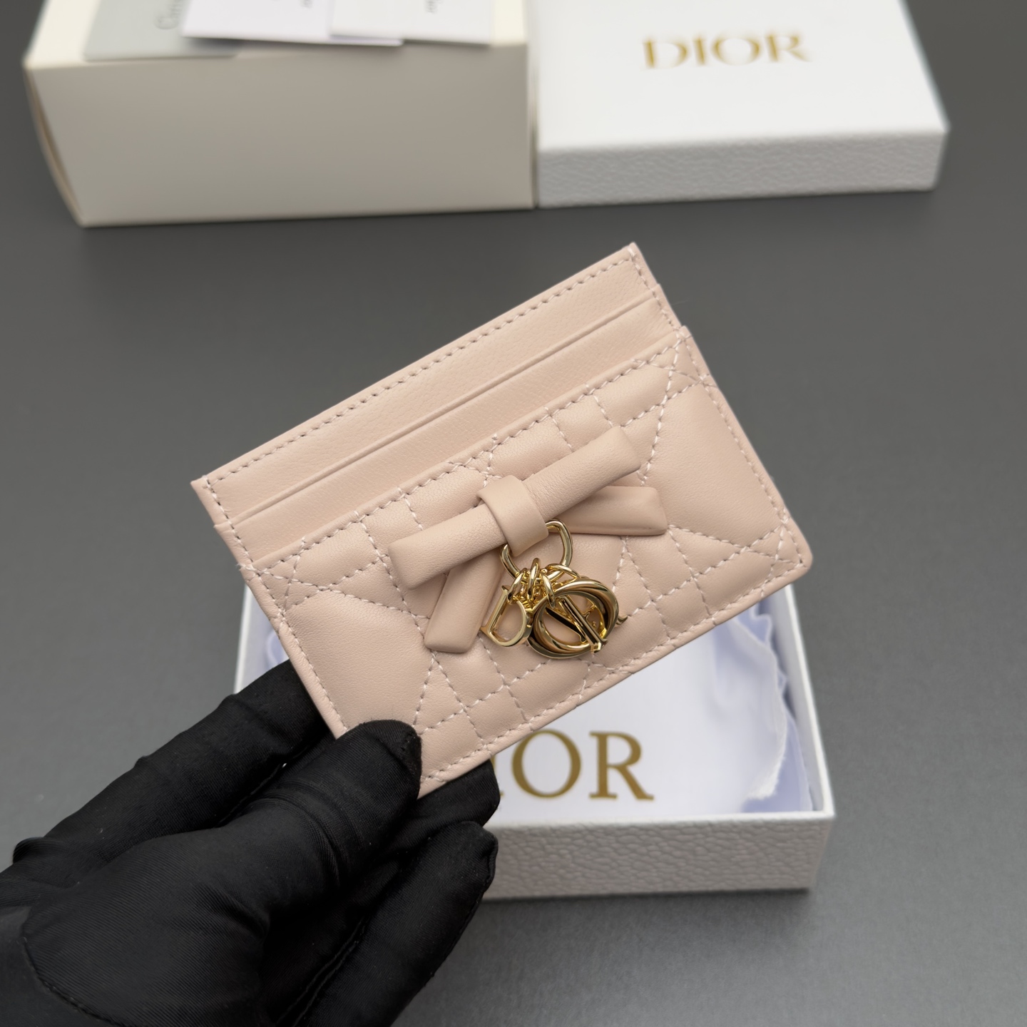[Dior] 디올 Lady Freesia 레이디 프리지아 까나쥬 램스킨 카드 홀더 지갑