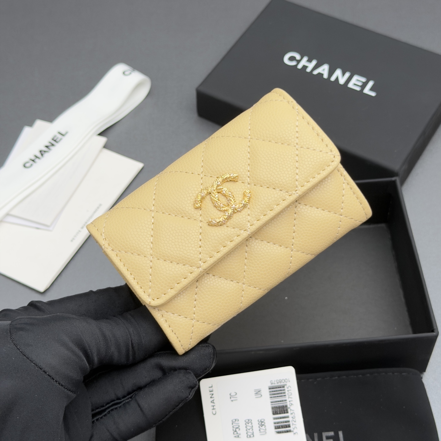 [Chanel] 샤넬 26SS 캐비어 멀티 젬스톤 카드 홀더 지갑