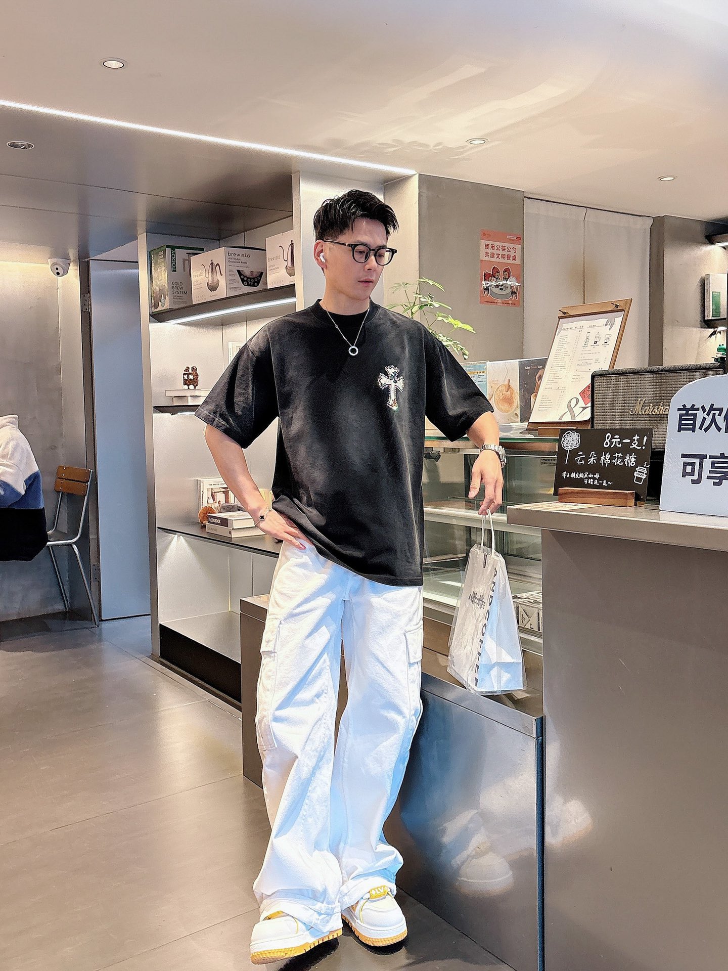크롬하츠(Chrome Hearts) 크로스 자수 핫픽스 반팔 티셔츠 상의 의류