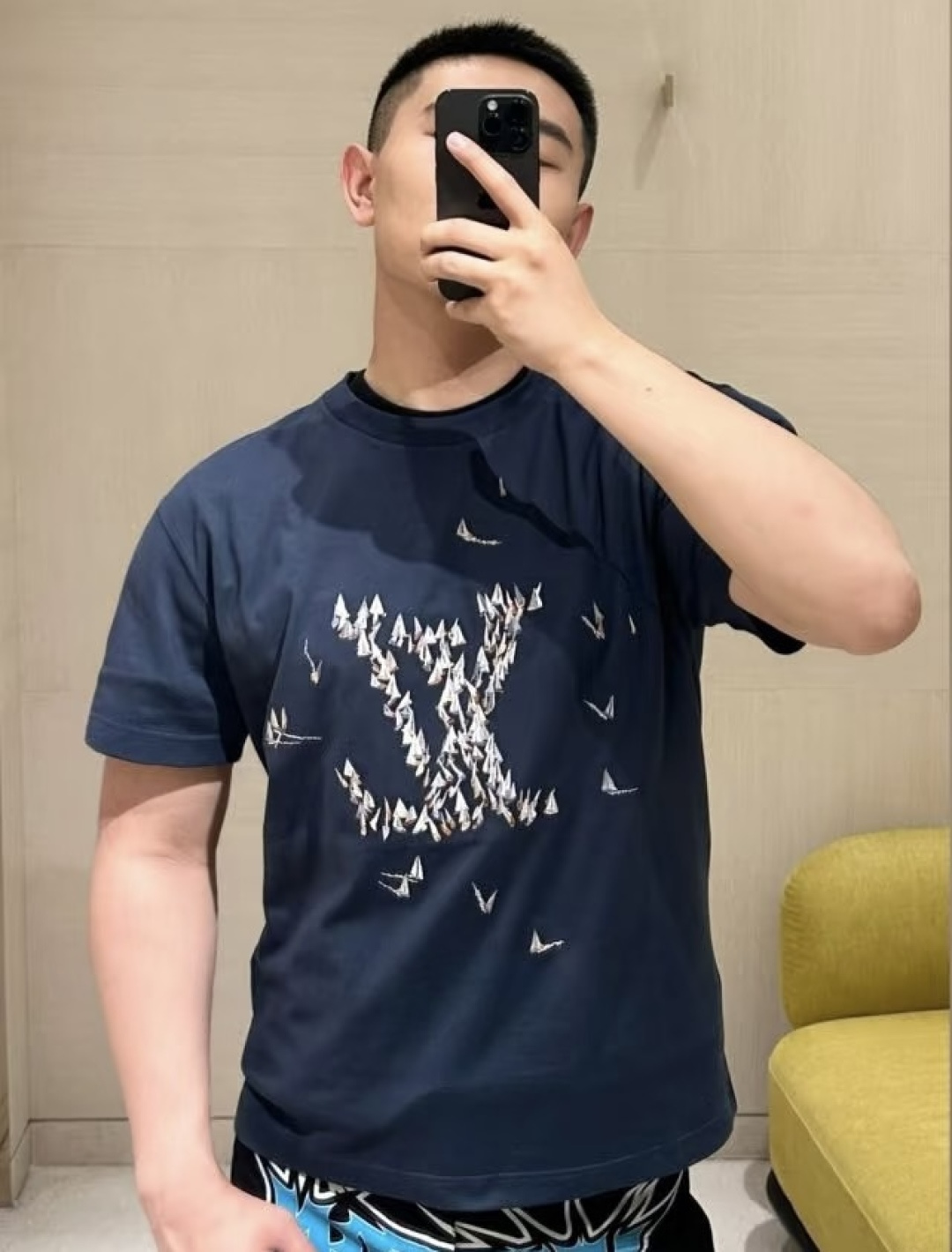 루이비통(LV) 세일링 자수 반팔 티셔츠 상의 의류