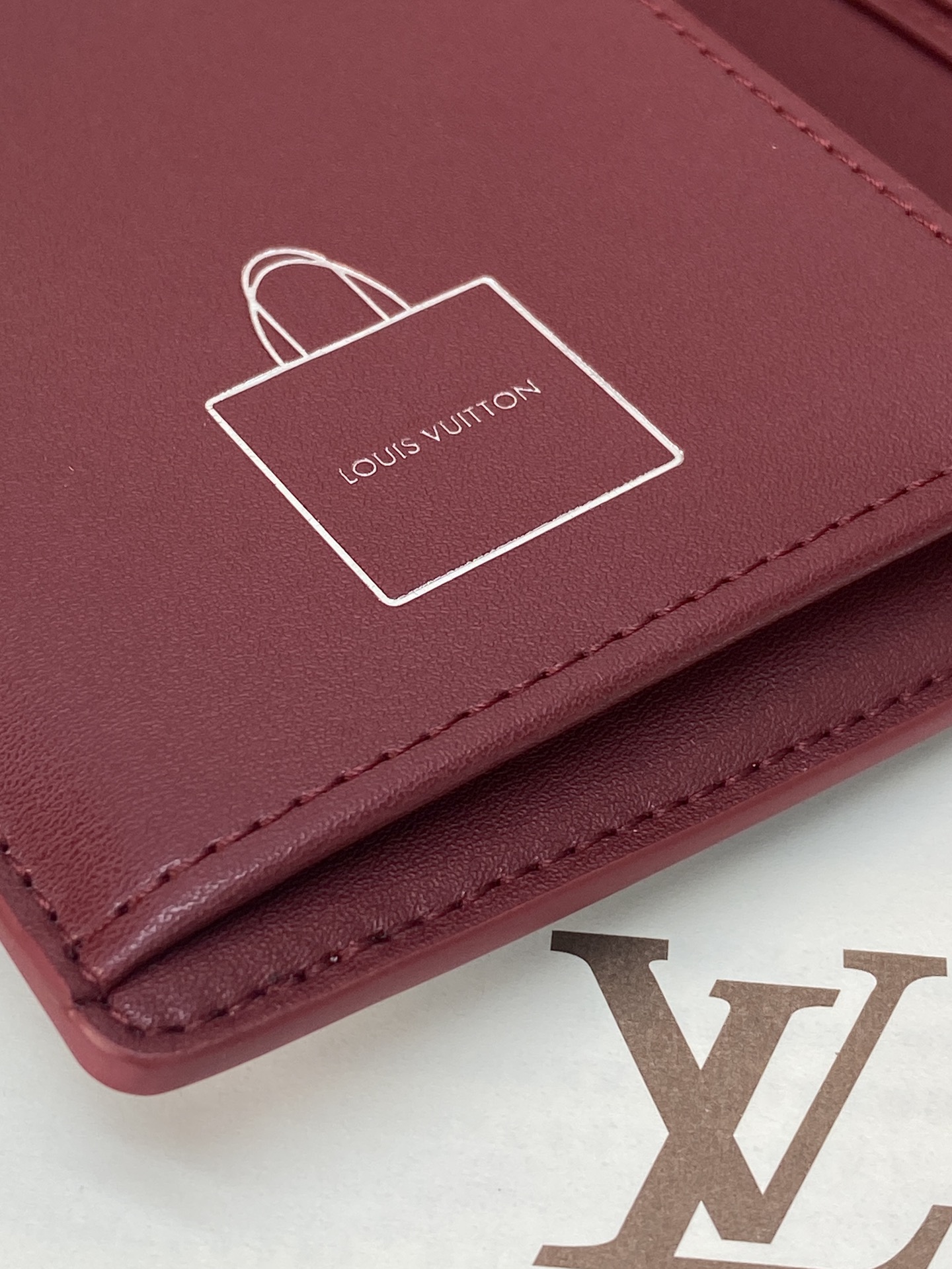 [Louis Vuitton] LV 루이비통 쇼퍼백 모티브 Brazza 브라짜 월렛 지갑 M2A555
