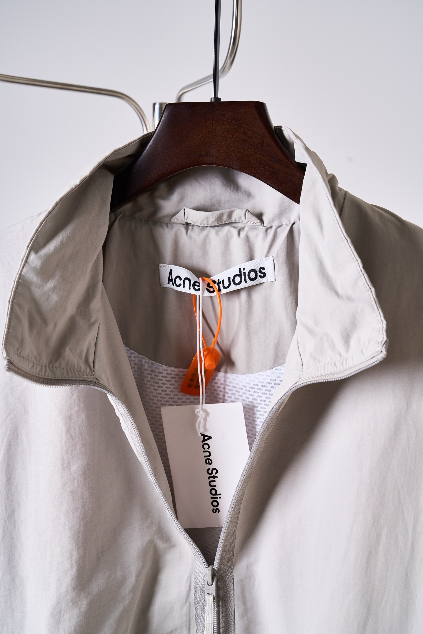 아크네(Acne studios) 자수 스탠드 칼라 집업 재킷 상의 의류