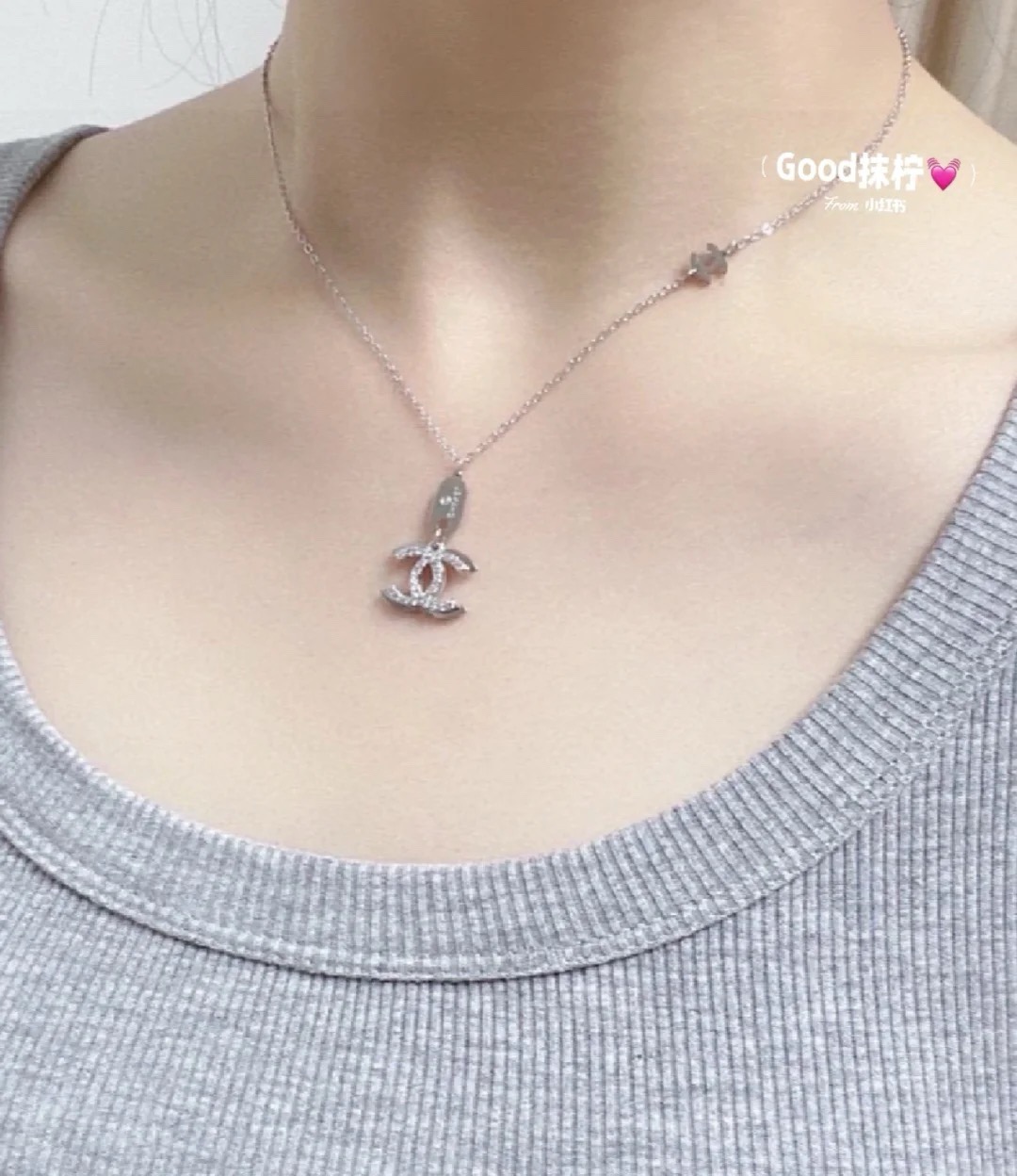 샤넬(CHANEL) 로고 펜던트 목걸이 악세사리