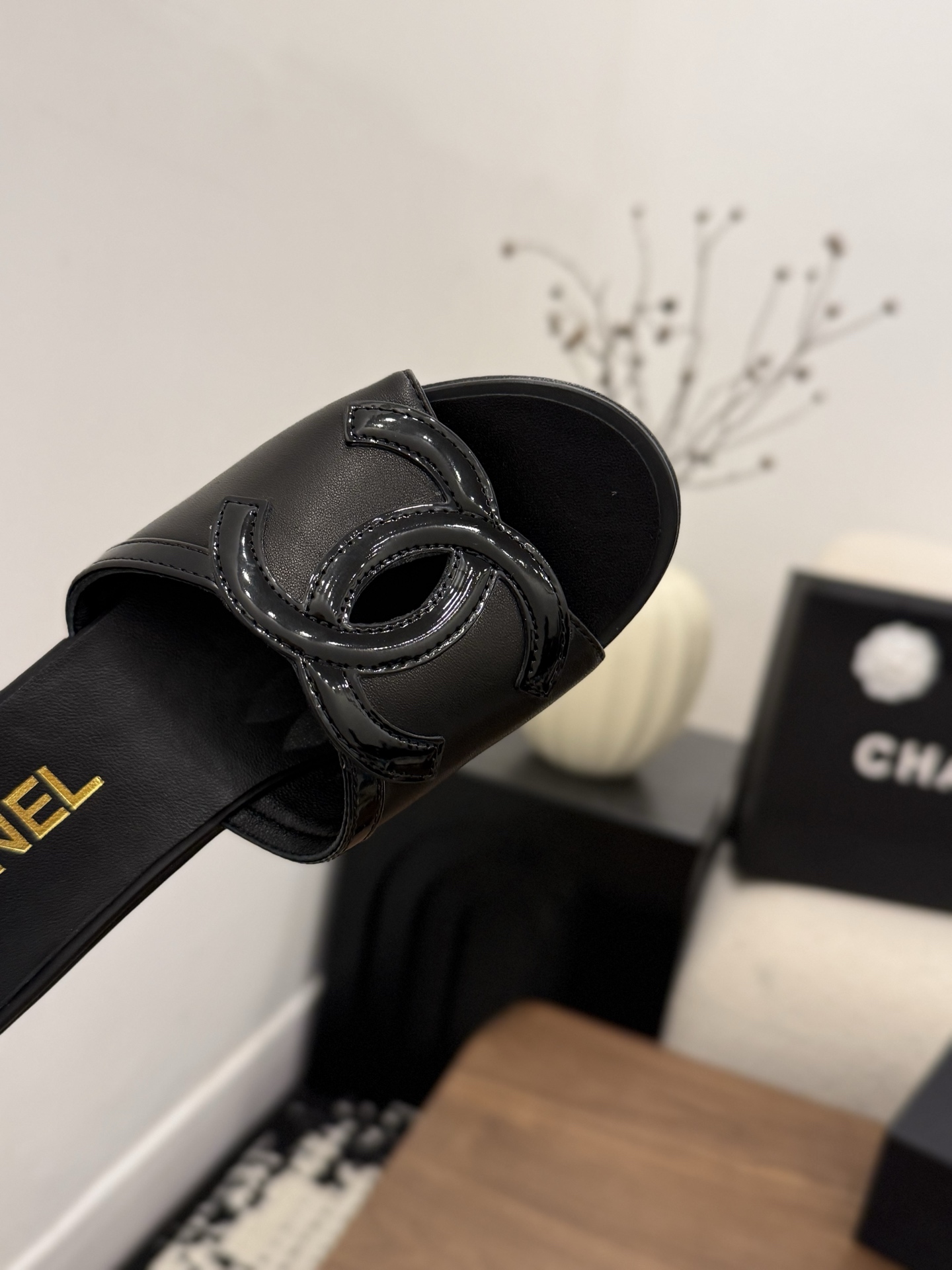 샤넬(CHANEL) 로고 플랫폼 웨지 슬리퍼 신발