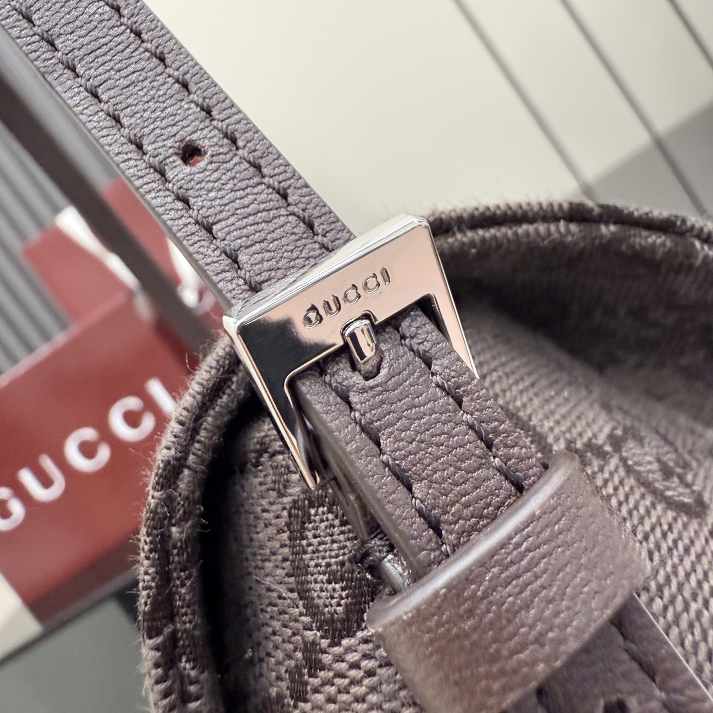 [Gucci] 구찌 (Generation) GG 캔버스 플랩 숄더백 (다크 브라운) 가방