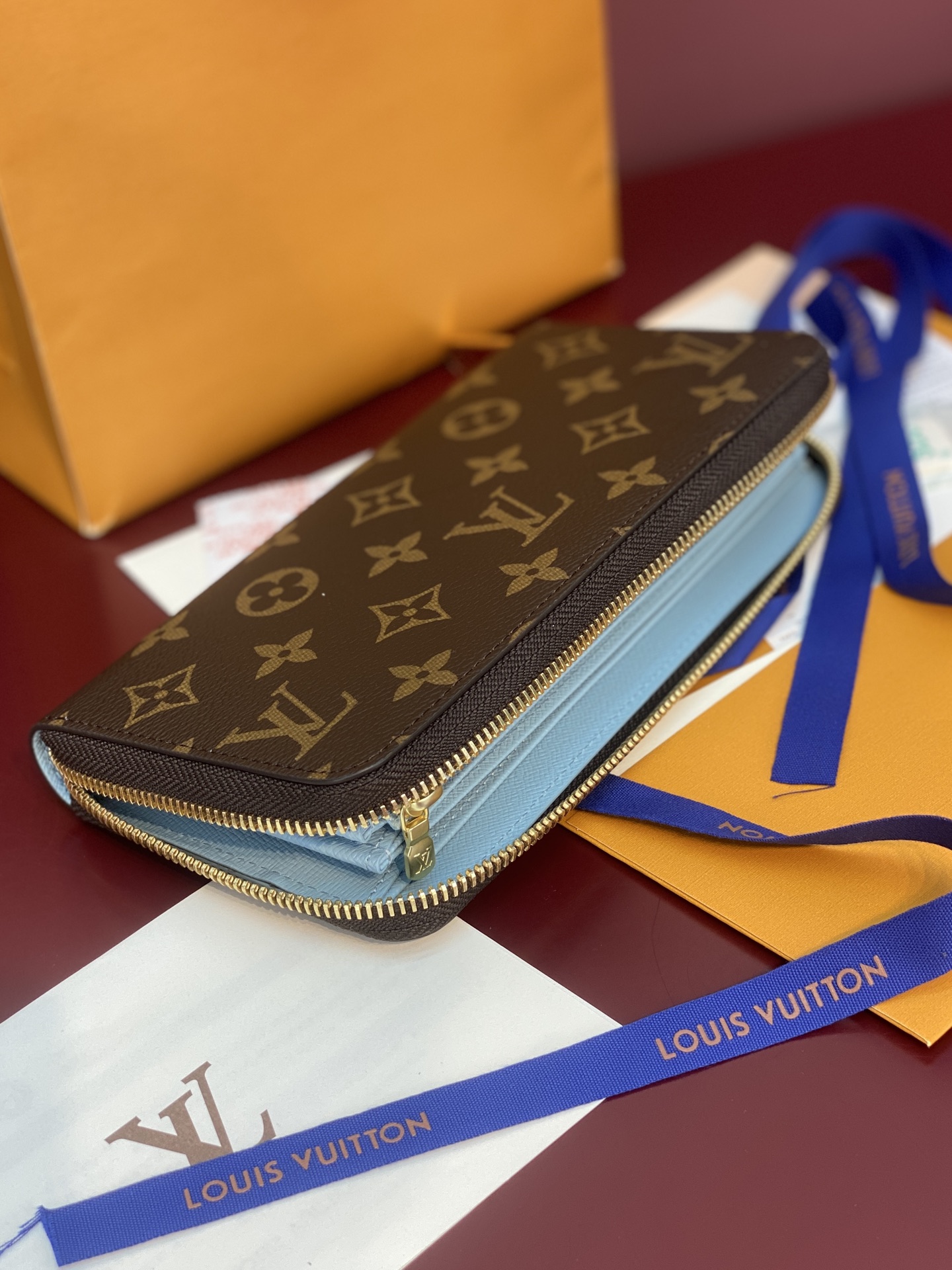[Louis Vuitton] LV 루이비통 모노그램 지피 월릿 (스카이 블루/레몬 옐로우) 장지갑
