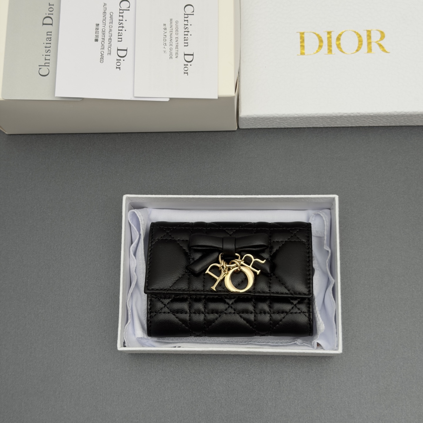 [Dior] 디올 Lady Freesia 레이디 프리지아 까나쥬 램스킨 지퍼 미니 지갑 / S2607