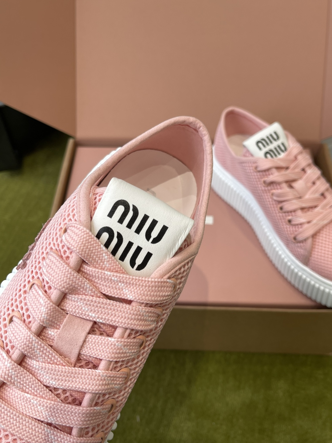 미우미우(MIU MIU) 메쉬 플랫폼 스니커즈 신발