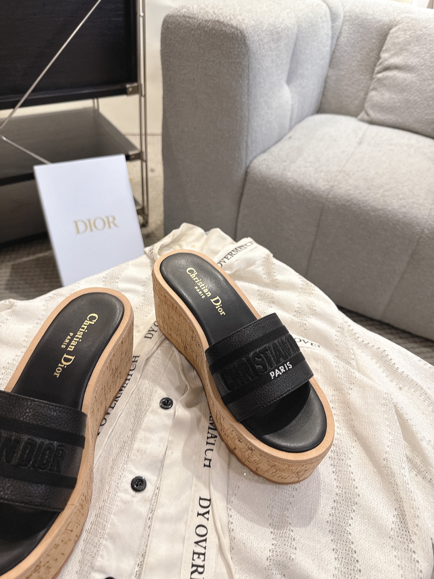 디올(DIOR) 로고 자수 플랫폼 웨지 슬리퍼 신발
