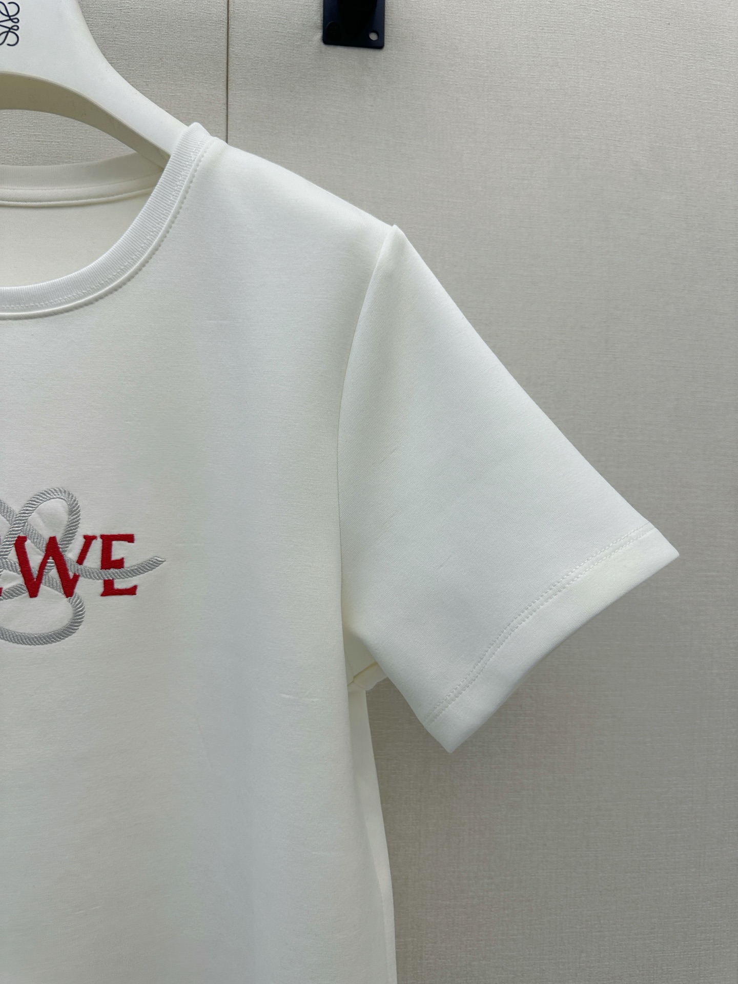 로에베(LOEWE) 아나그램 로프 자수 반팔 티셔츠 상의 의류