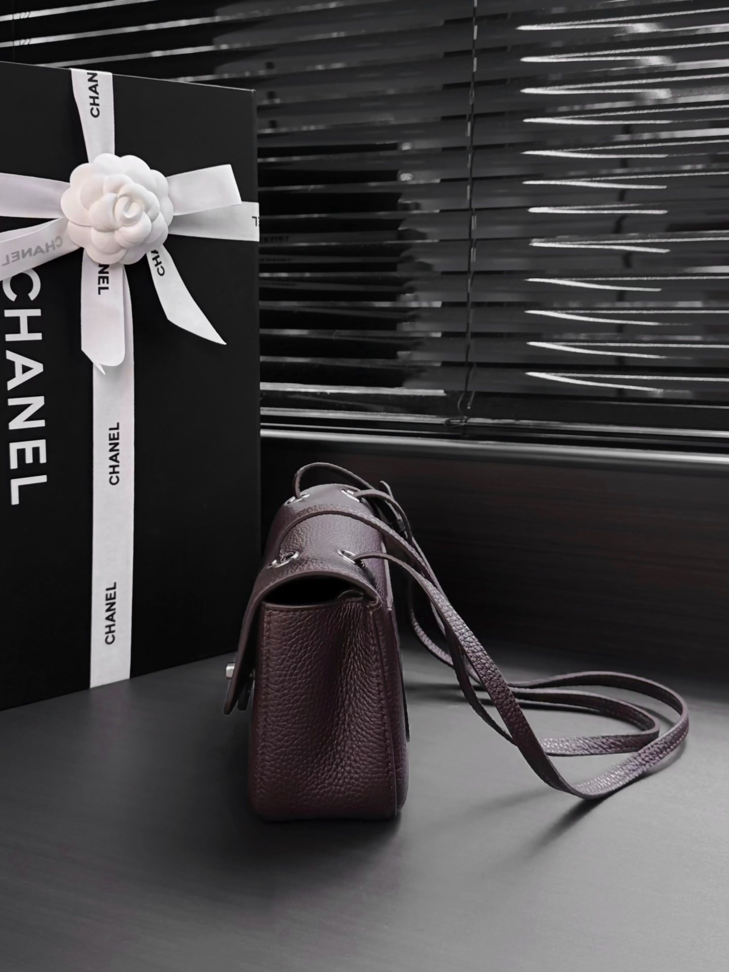 [CHANEL] 샤넬 26B 미니 플랩백 (레더 스트랩) 가방 / AS6573 복제