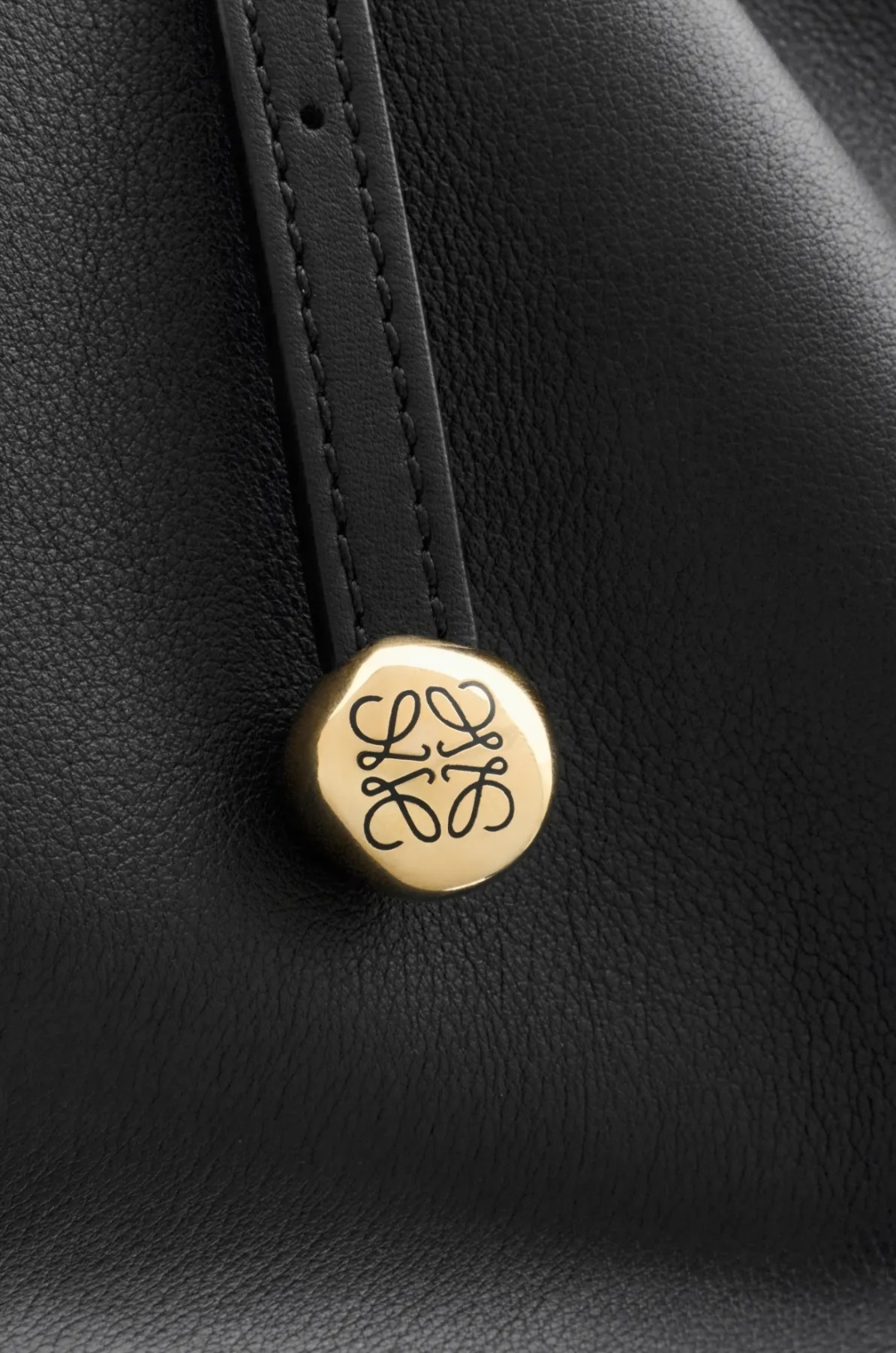 [LOEWE] 로에베 미디엄 스무스 카프스킨 스카프 백 가방 / BA603