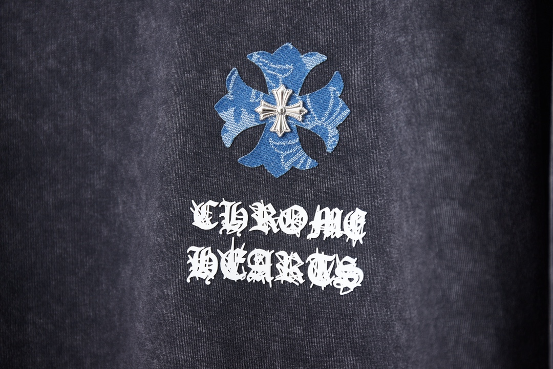 크롬하츠(Chrome Hearts) 크로스 핫픽스 반팔 티셔츠 상의 의류