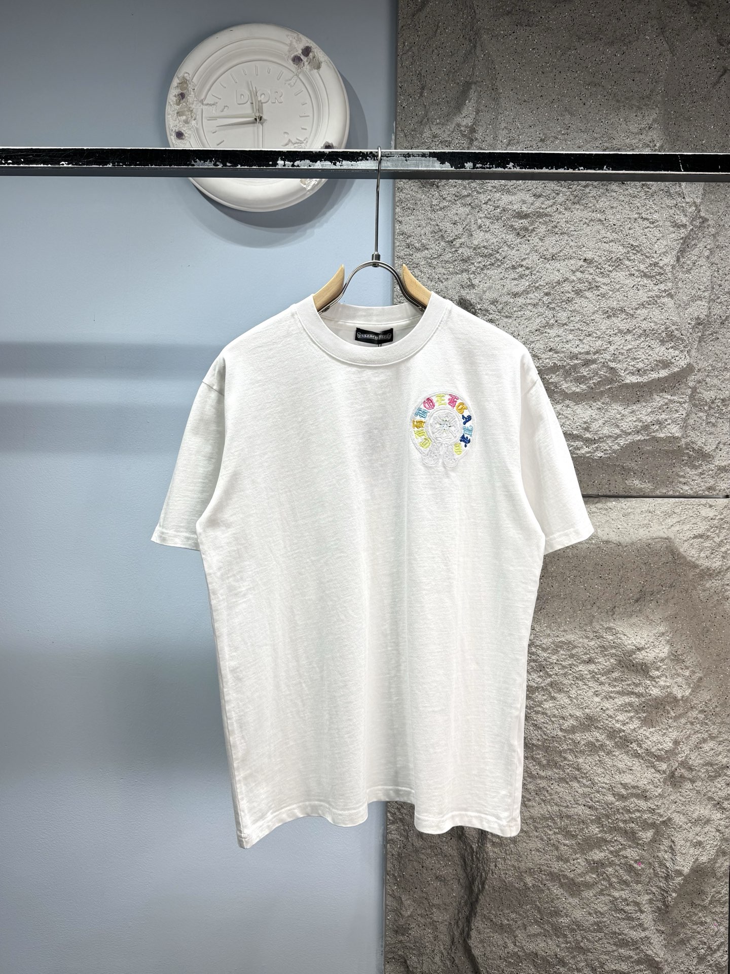 크롬하츠(CHROME HEARTS) 컬러 산스크리트 반팔 티셔츠 상의 의류
