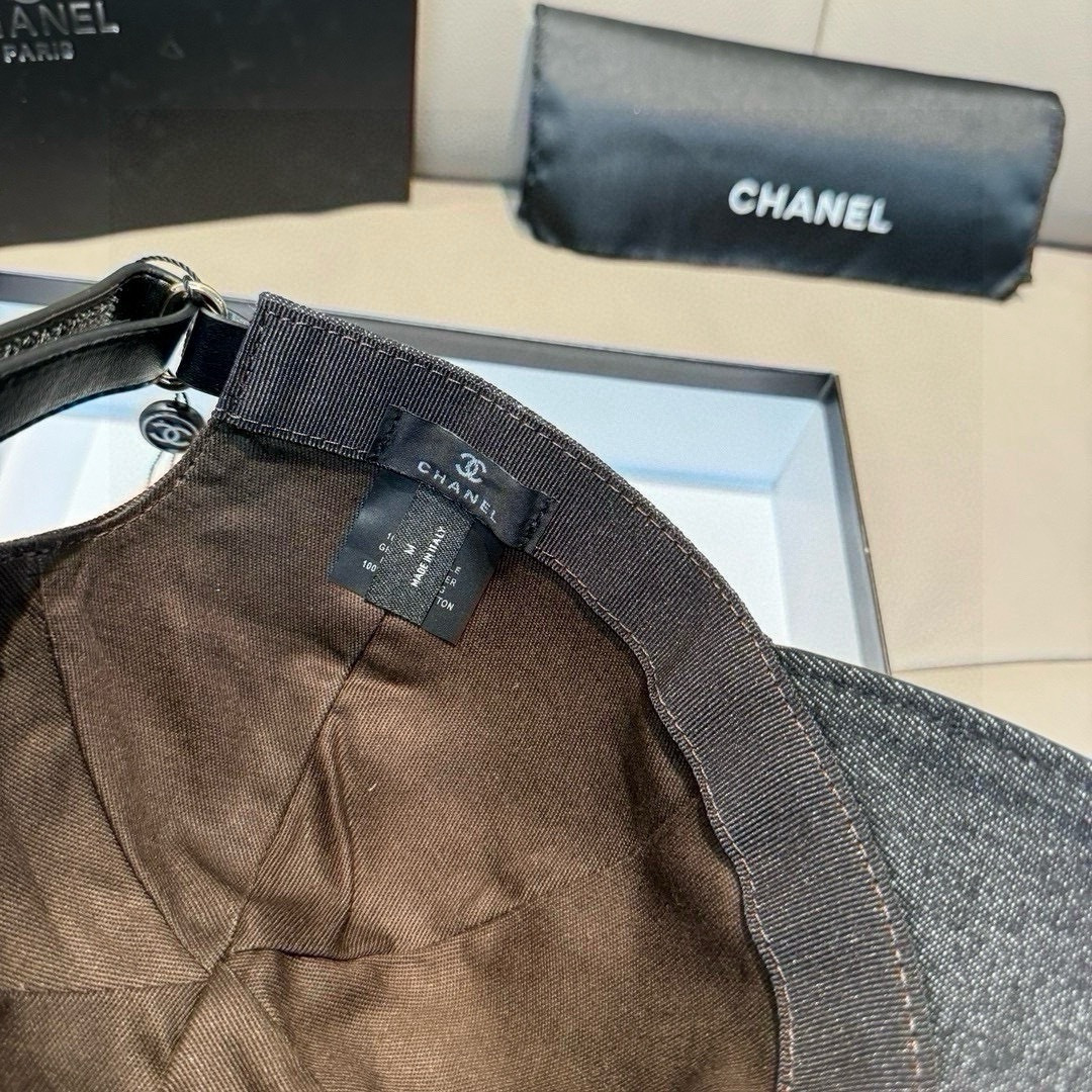 샤넬(CHANEL) 데님 로고 볼캡 모자