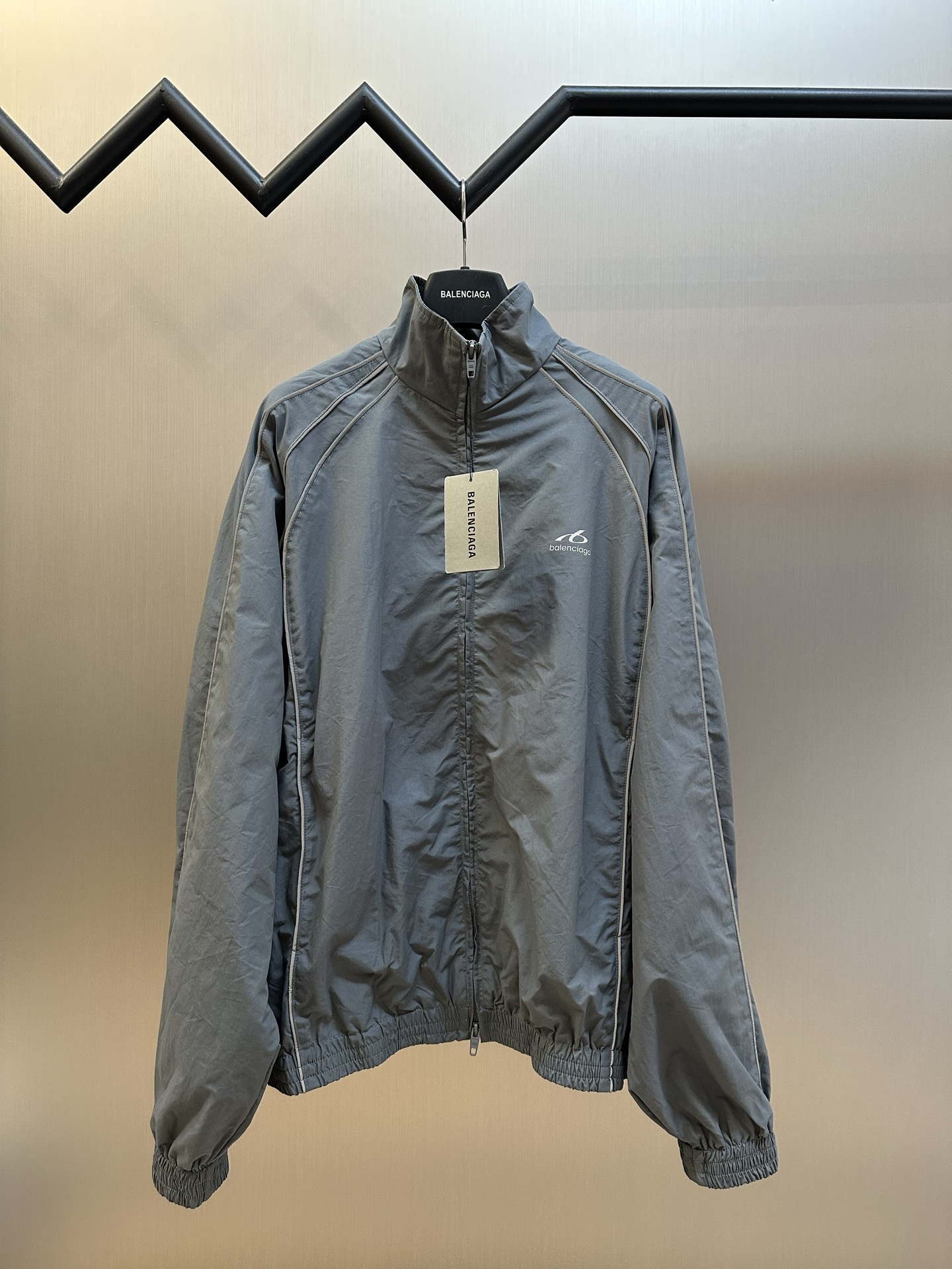 발렌시아가(BALENCIAGA) 리플렉티브 파이핑 나일론 트랙 재킷 상의 의류