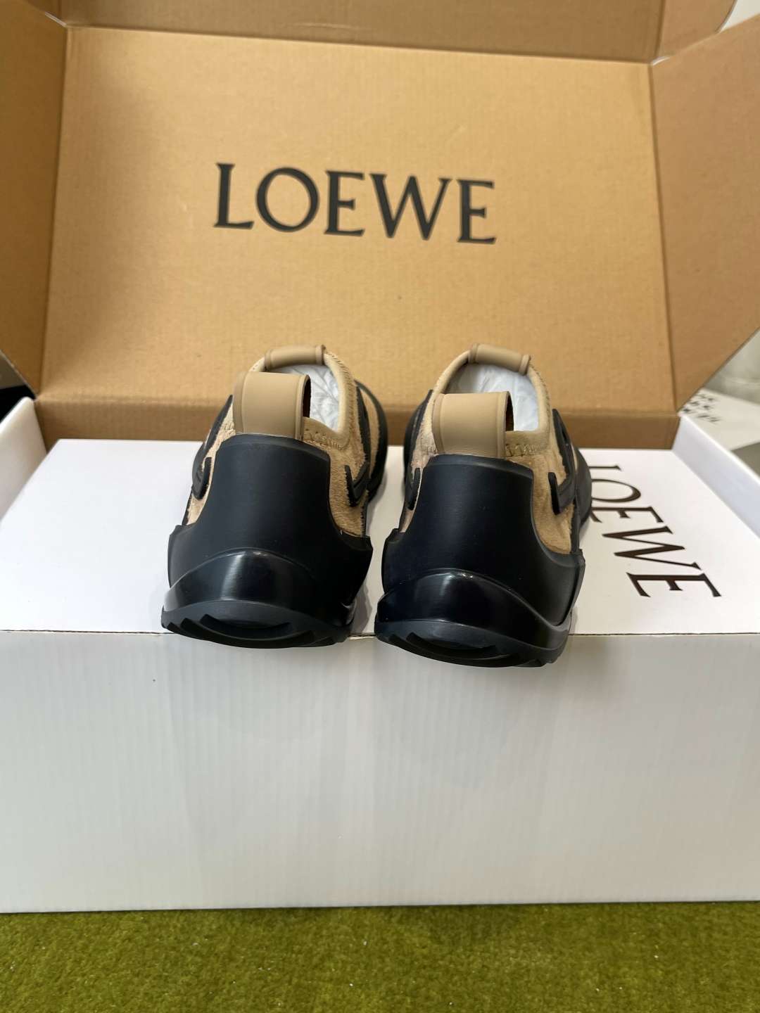 로에베(LOEWE) 스웨이드 러버토 클라이밍 스니커즈 신발