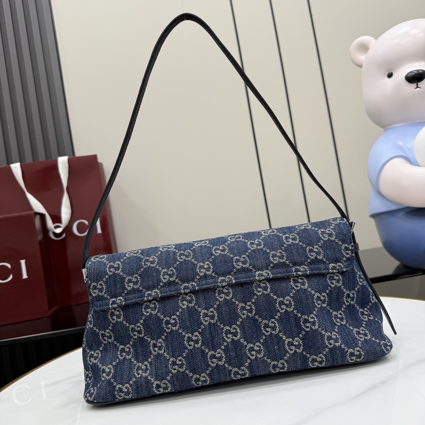 [Gucci] 구찌 (Generation) 워시드 GG 데님 숄더백 가방